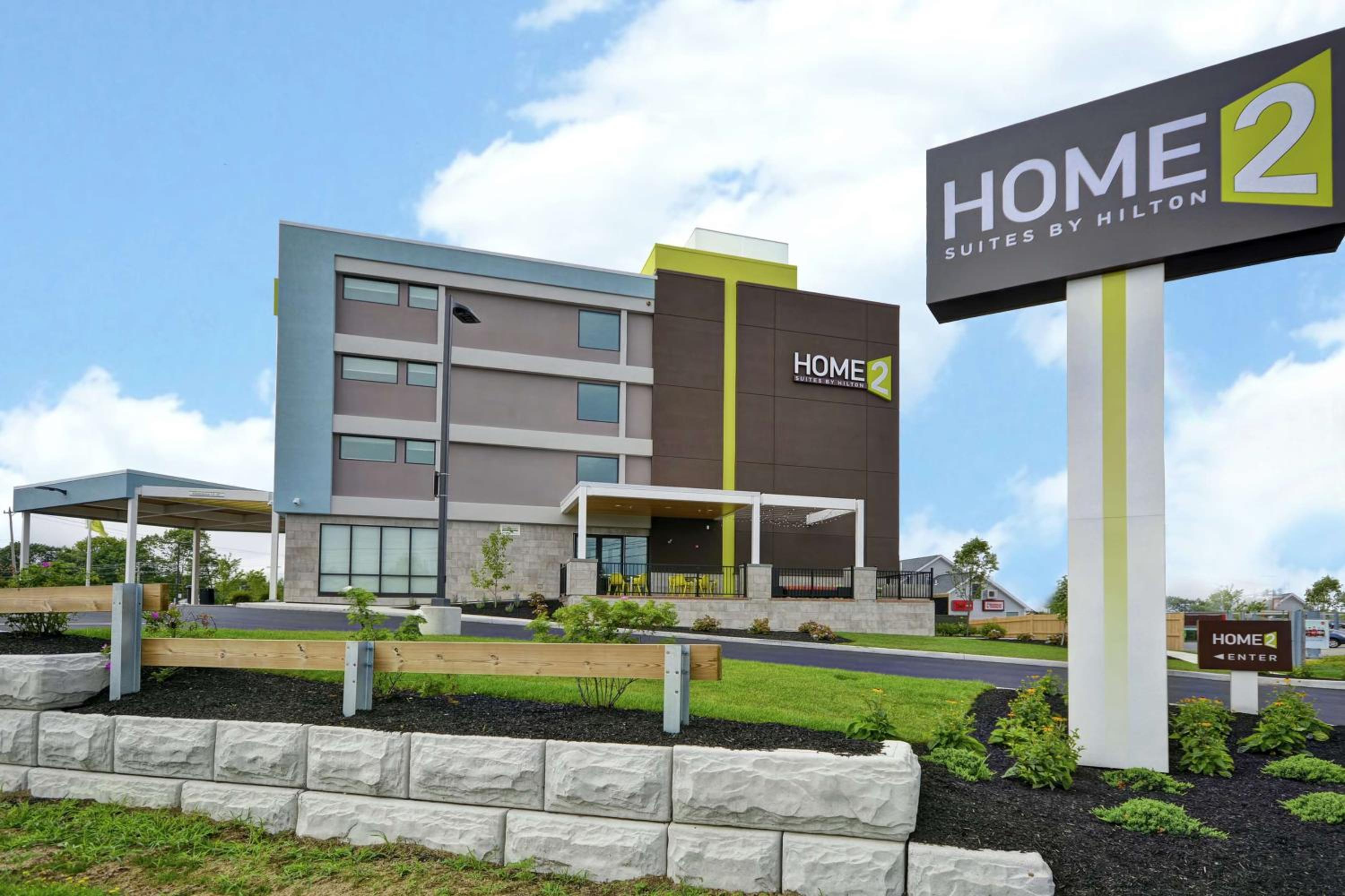 Hotel Home2 Suites By Hilton Portland Airport - Image 1
