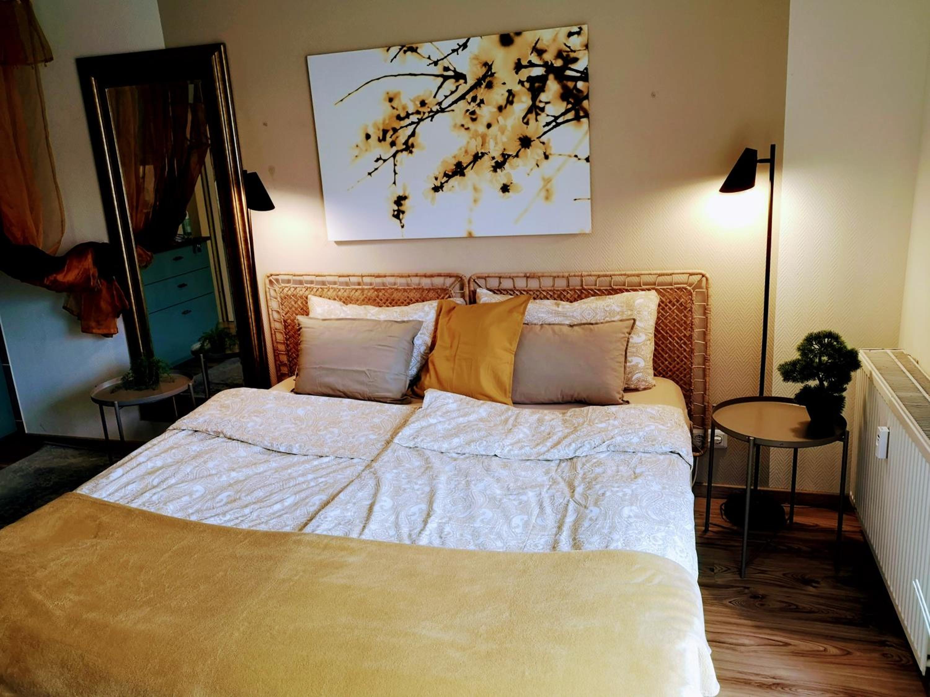 Wuppertal-Ronsdorf 1-3 Betten Personen Wohnung Ferienwohnungen Appartement Monteurwohnung bei Merih