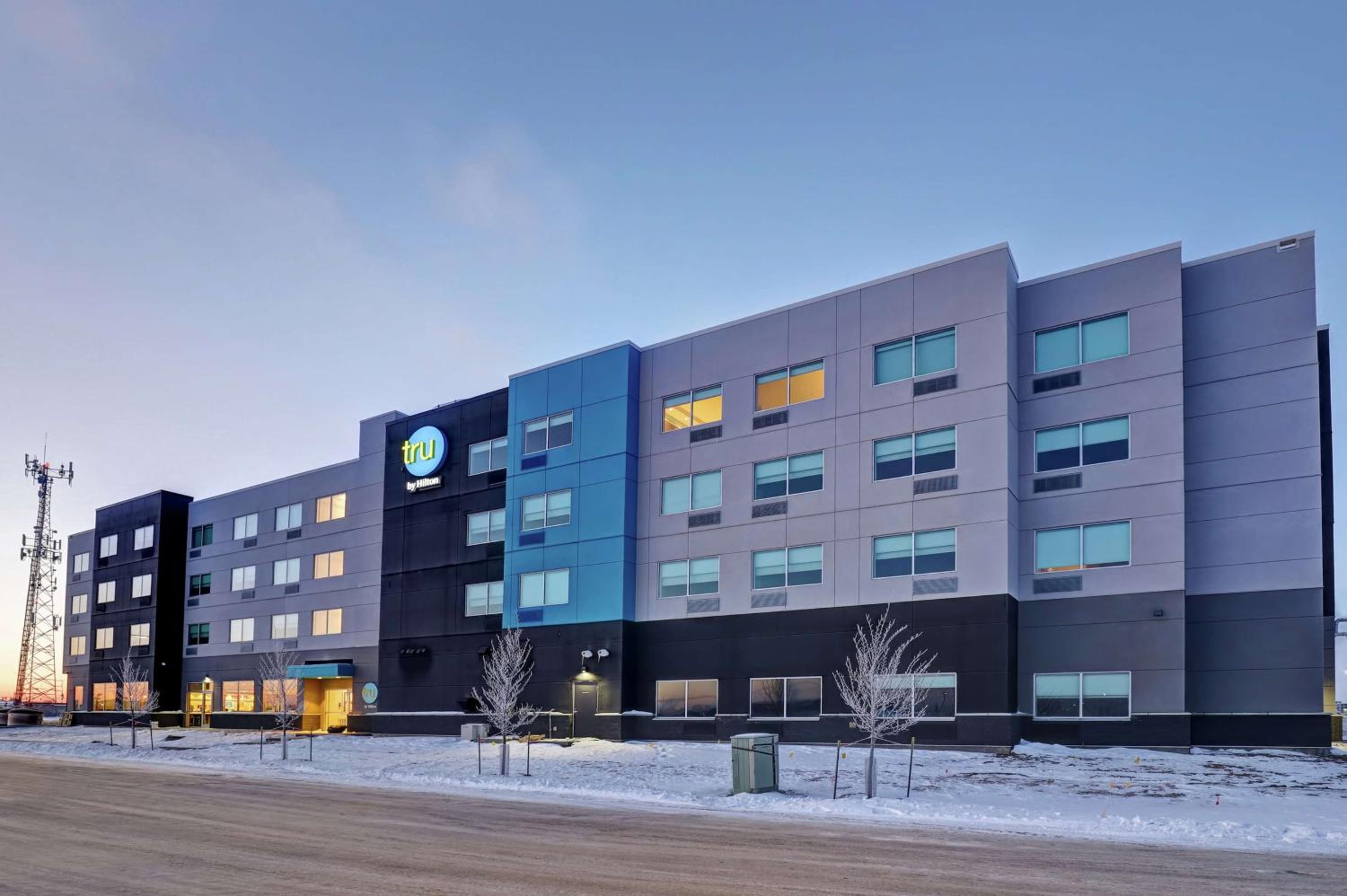 Hotel Tru By Hilton Edmonton Windermere - Image 1