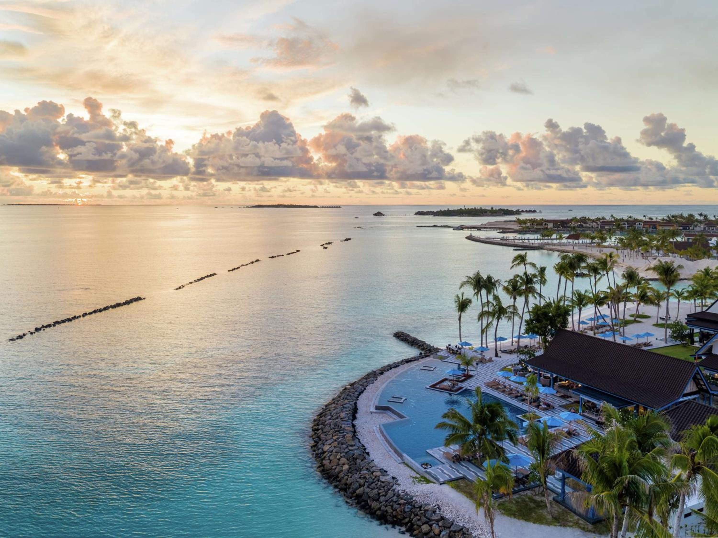 SAii Lagoon Maldives, Curio Collection By Hilton — 13