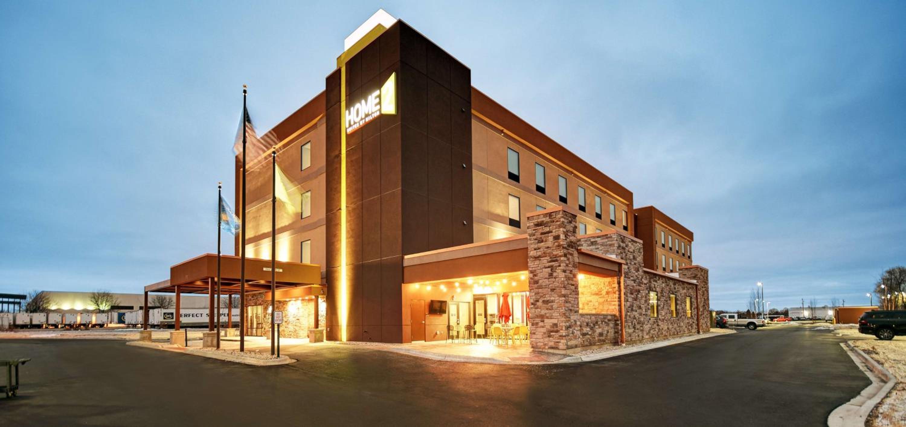 Rockford Vacations - Home2 Suites By Hilton Beloit - Property Image 1