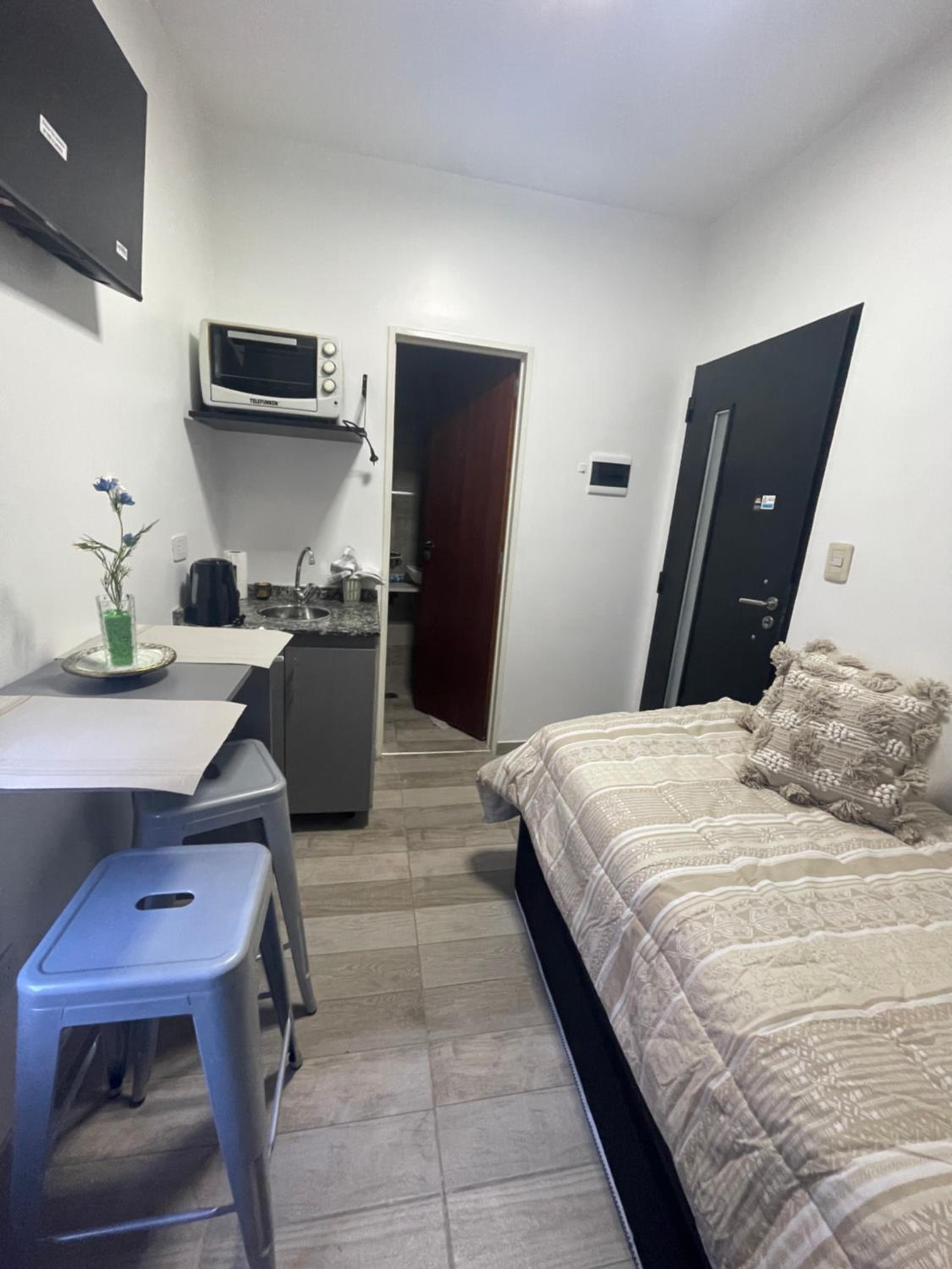 Departamento Moderno, equipado en Vicente Lopez , Ideal River Plate ,Tecnópolis ,100 metros del tren