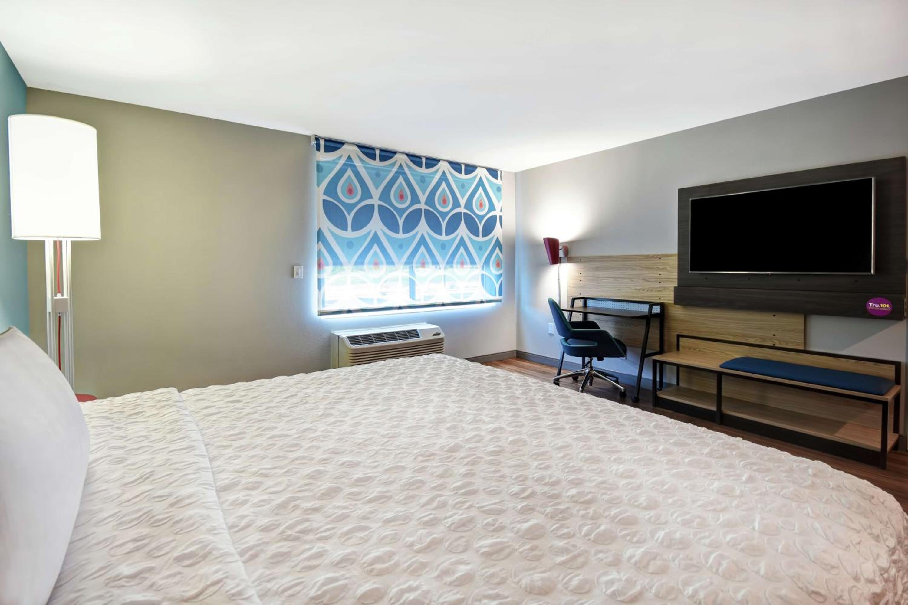 Wytheville Vacations - Tru By Hilton Wytheville Va - Property Image 9