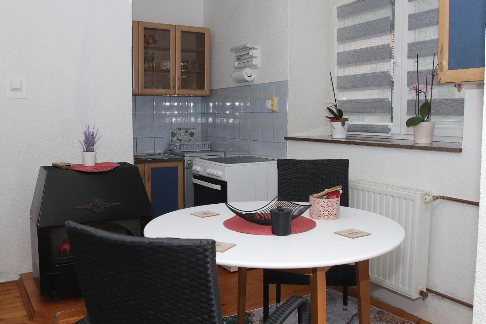 Ema Apartman