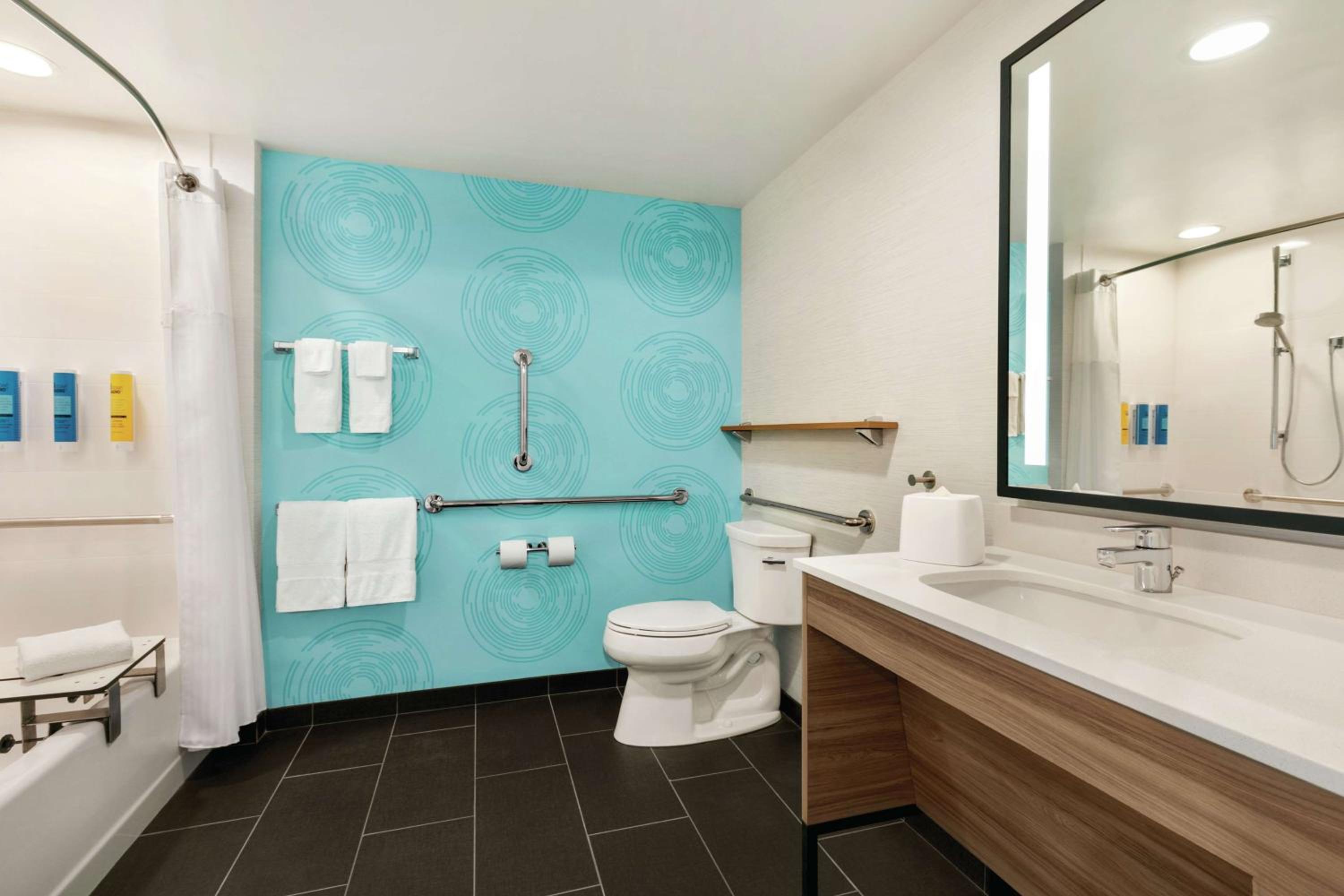 Sebring Vacations - Tru By Hilton Sebring FL - Property Image 13