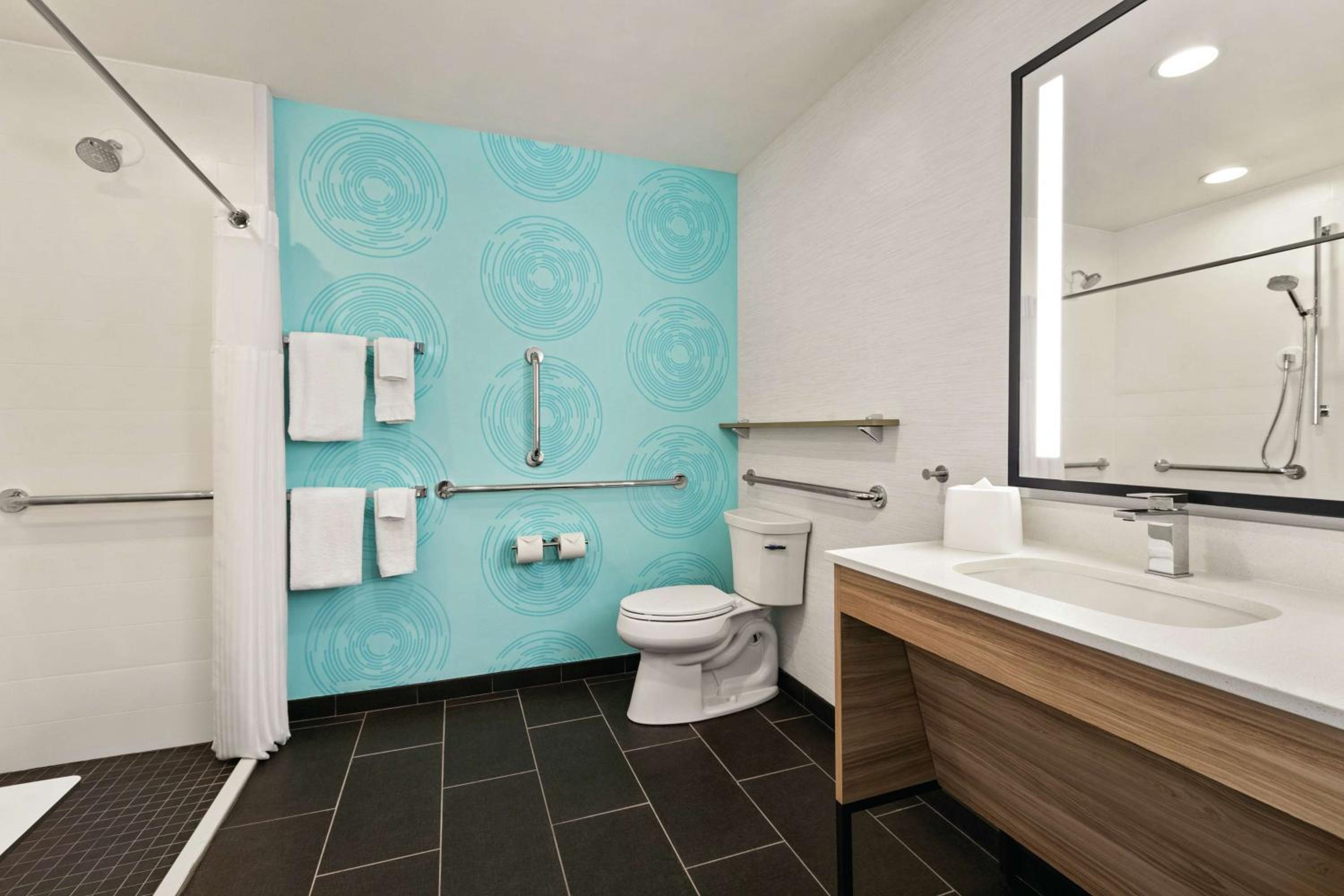 Sebring Vacations - Tru By Hilton Sebring FL - Property Image 8