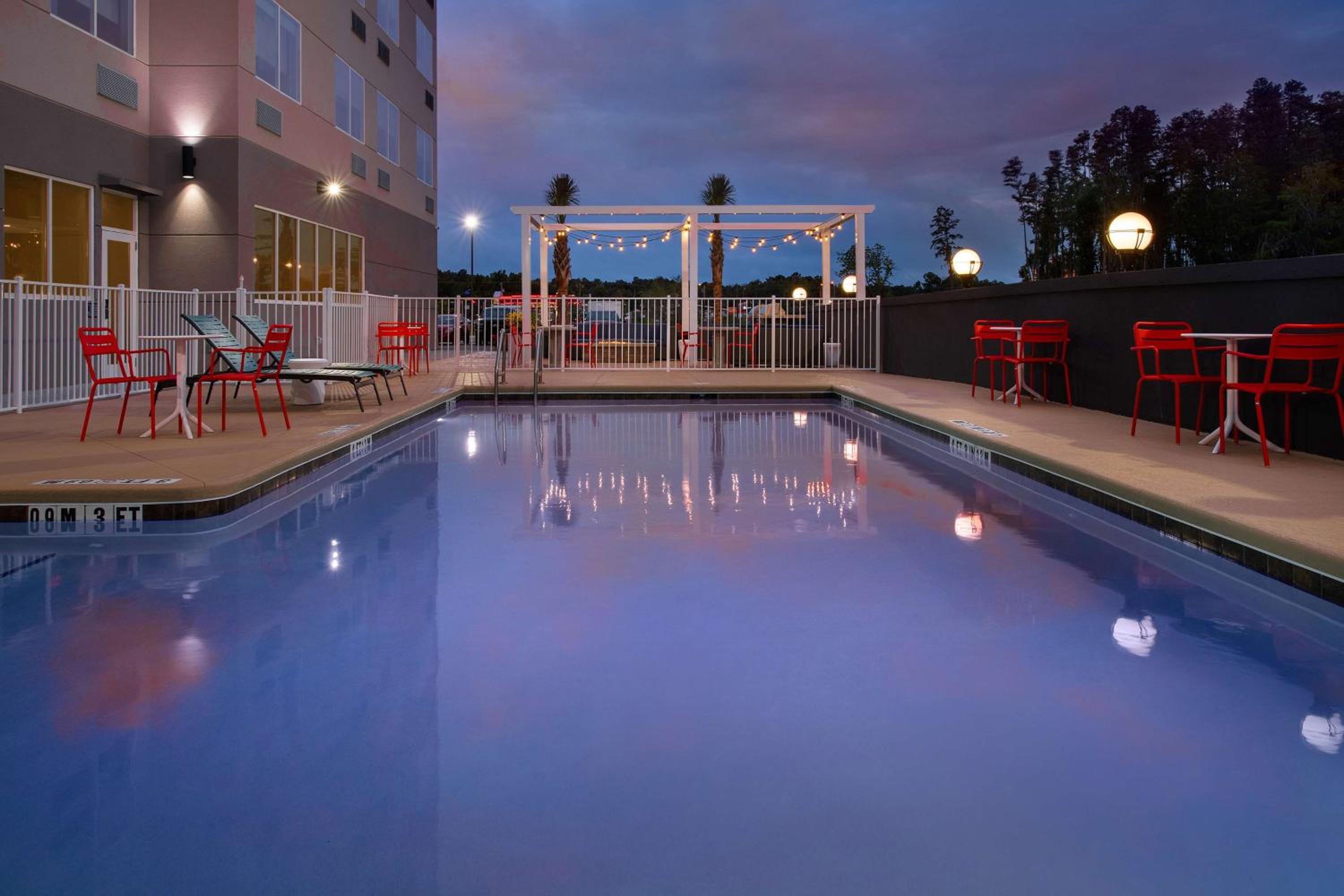 Lake City Vacations - Tru By Hilton Lake City - Property Image 4