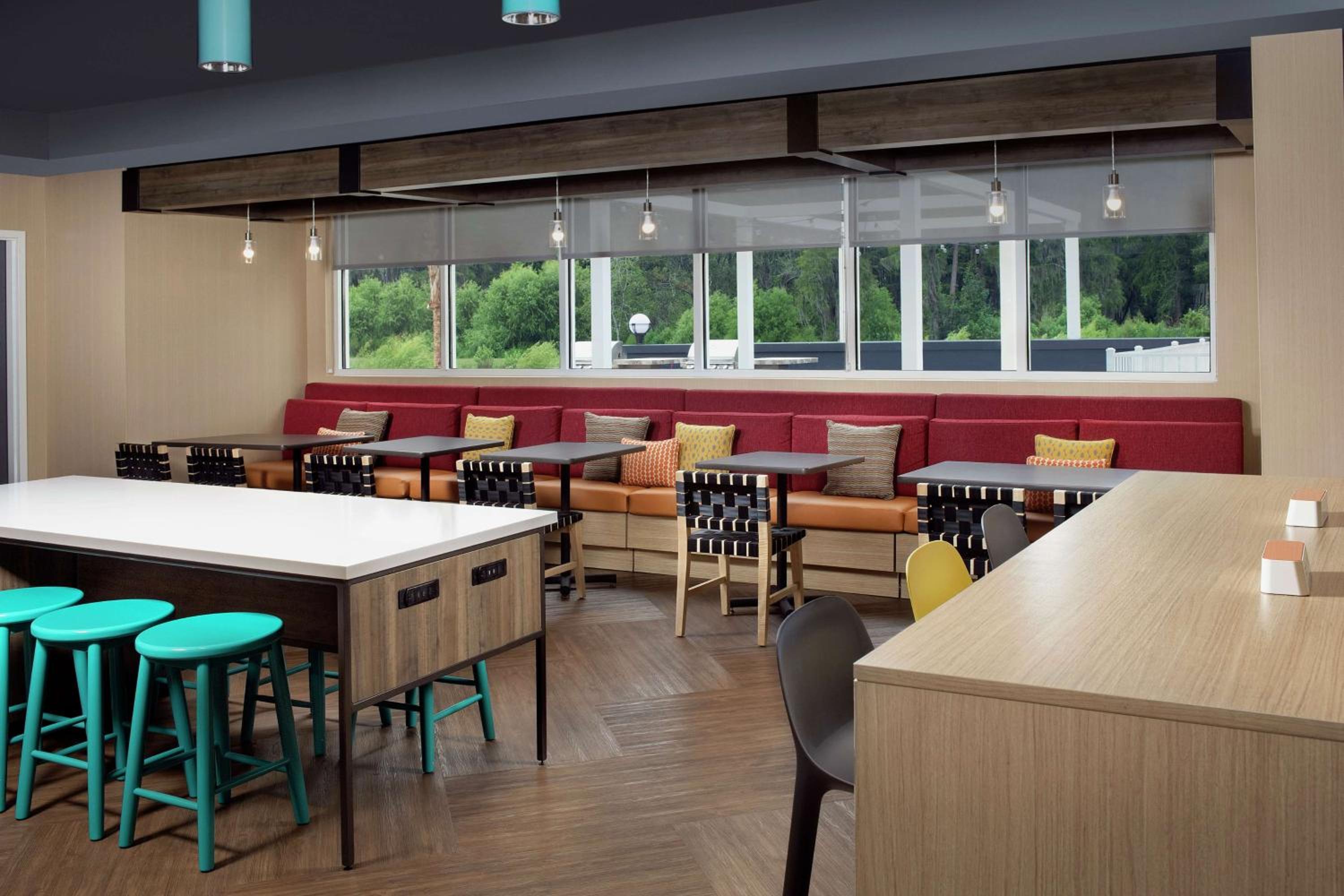 Lake City Vacations - Tru By Hilton Lake City - Property Image 12