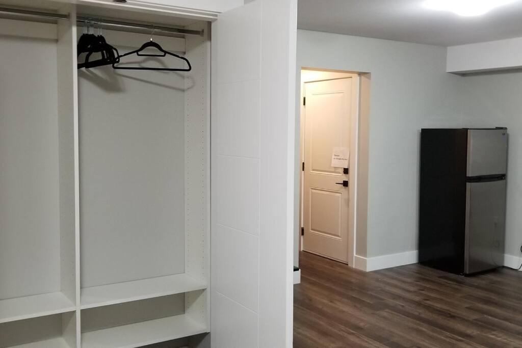 Spacious Basement Suite(Brand New) Self-contained