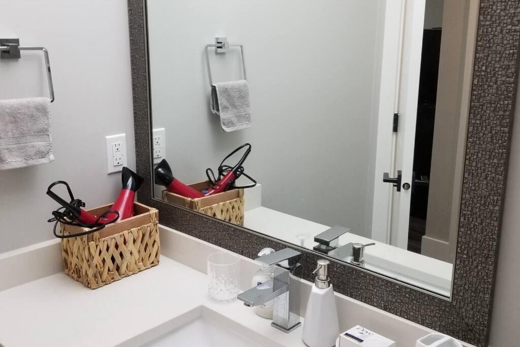 Spacious Basement Suite(Brand New) Self-contained