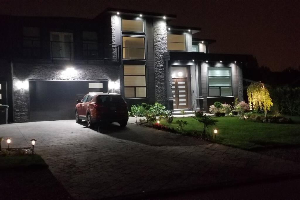 Spacious Basement Suite(Brand New) Self-contained