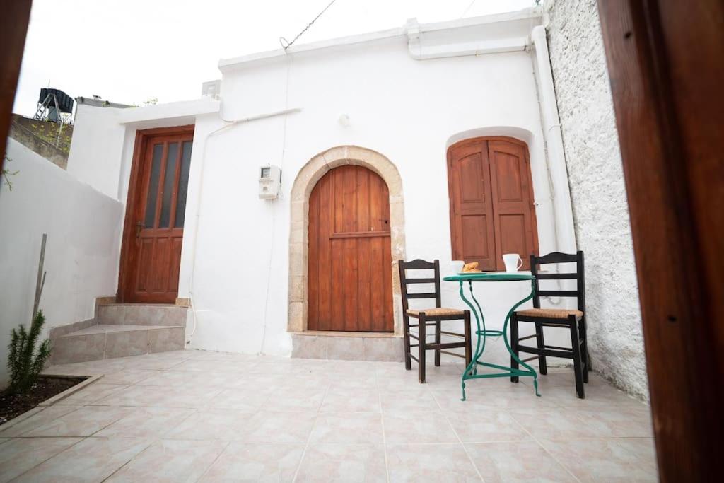 MinoaHouse 1 bedroom,3 guests,bath tub & patio photo 5