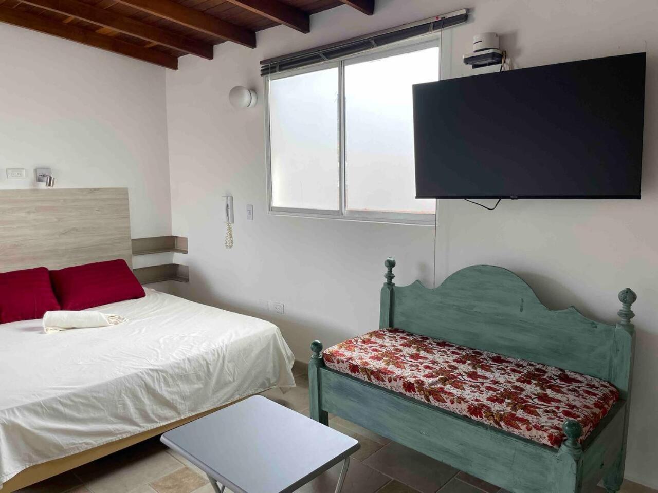 Apartamento en San Marcos Envigado con Aire C, Balcón WIFI, Central y dotado