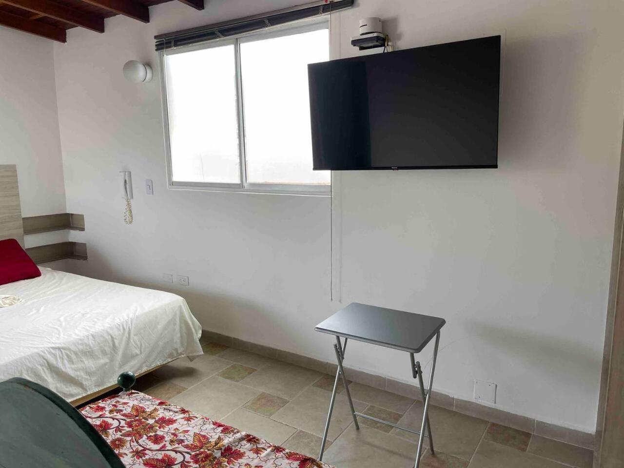 Apartamento en San Marcos Envigado con Aire C, Balcón WIFI, Central y dotado