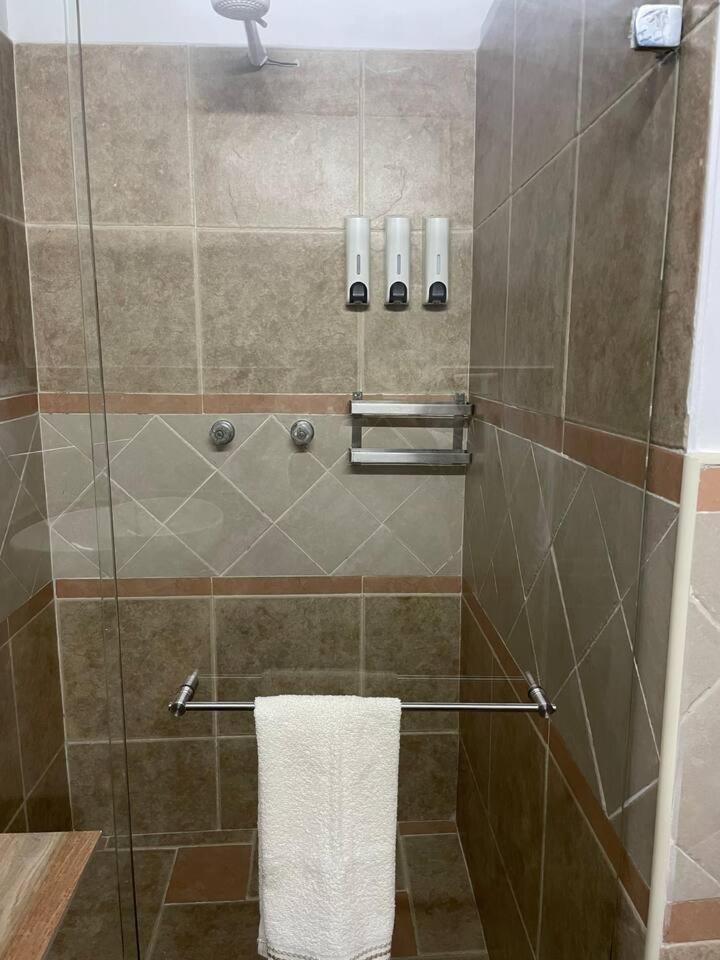 Apartamento en San Marcos Envigado con Aire C, Balcón WIFI, Central y dotado