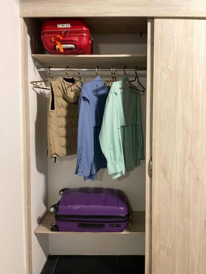 Apartamento en San Marcos Envigado con Aire C, Balcón WIFI, Central y dotado
