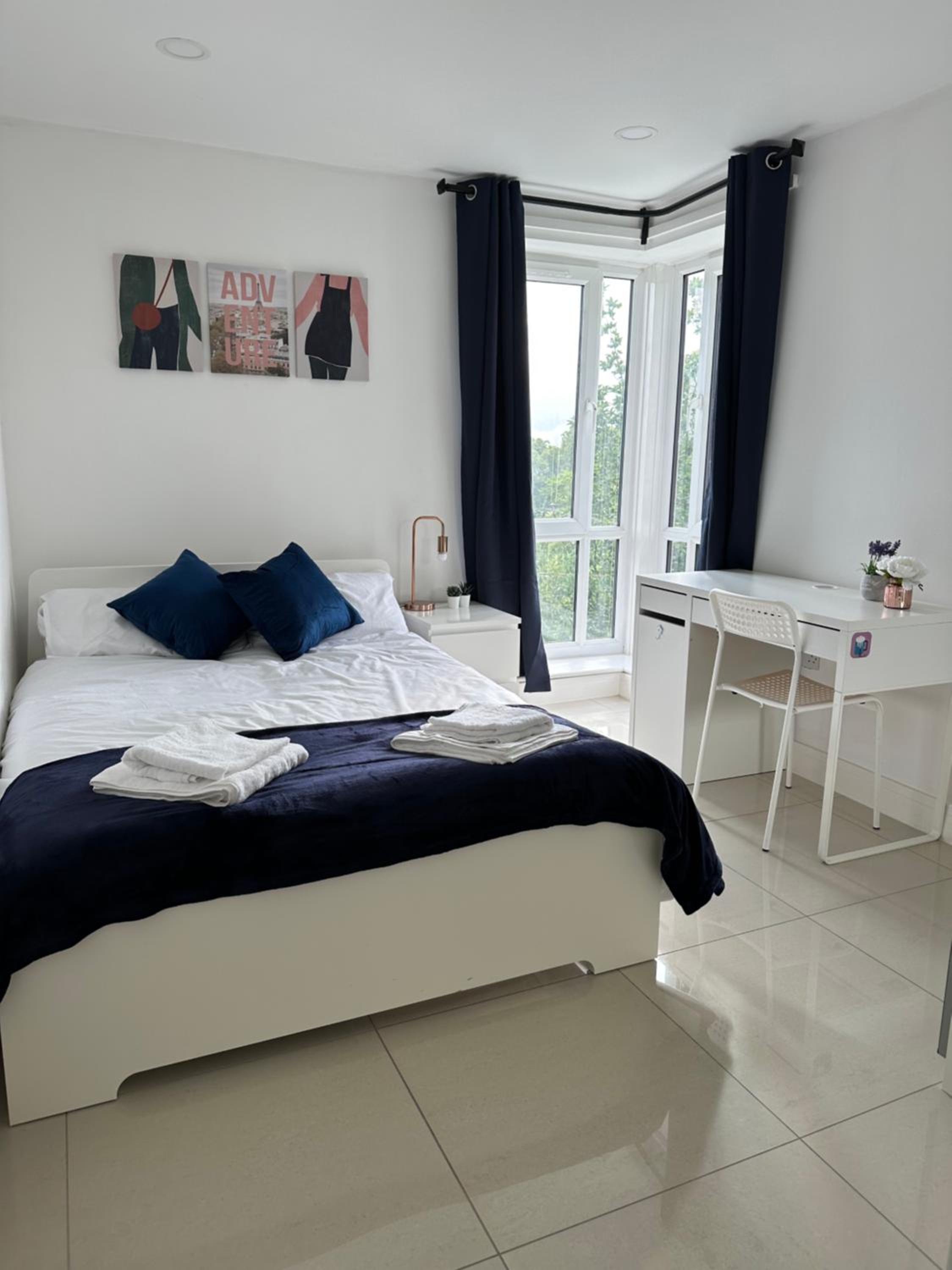3 Bed Cozy Apartment - next to Leeds City Centre & University view 3