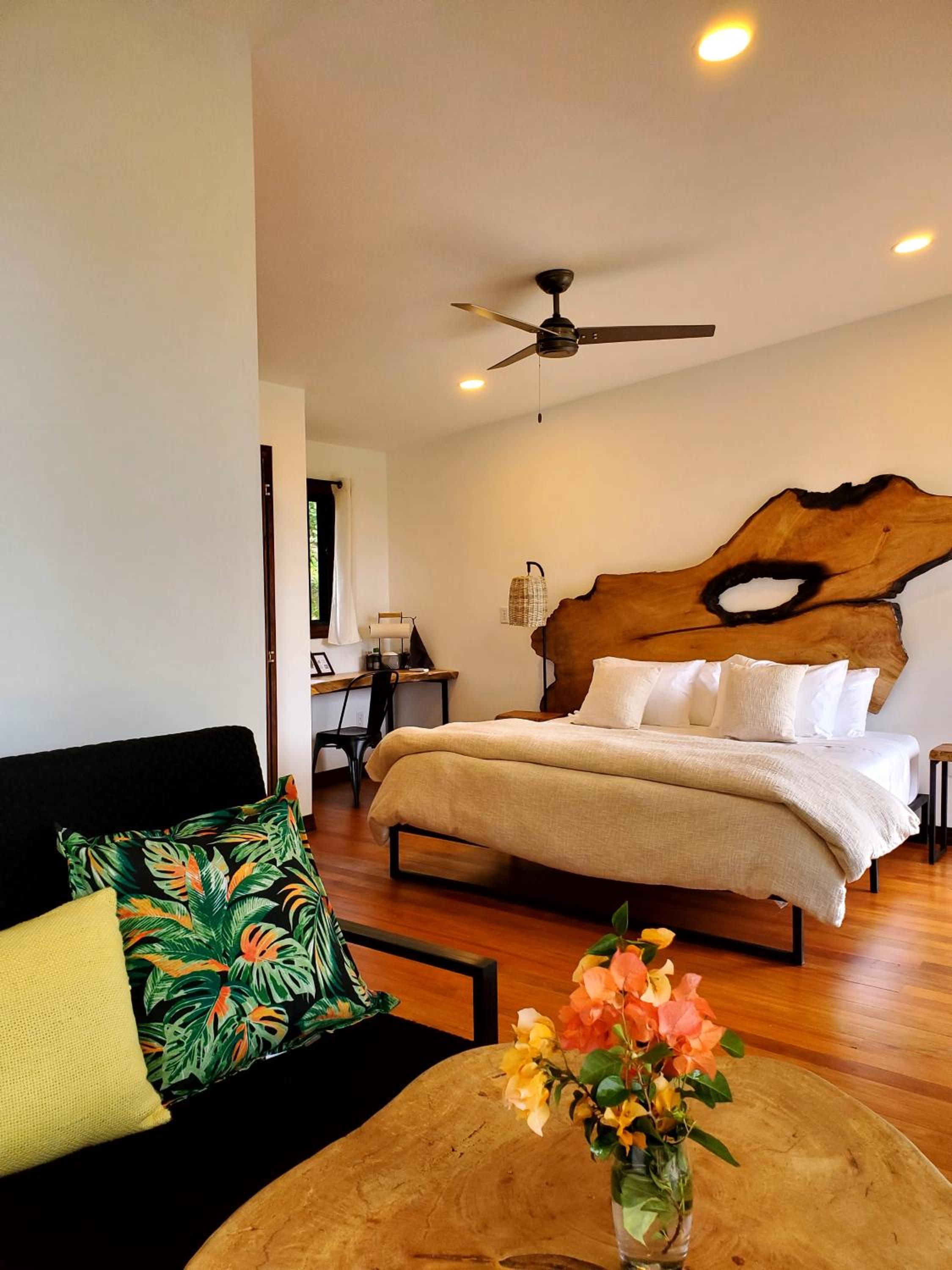 Yumas Riverfront Lodge