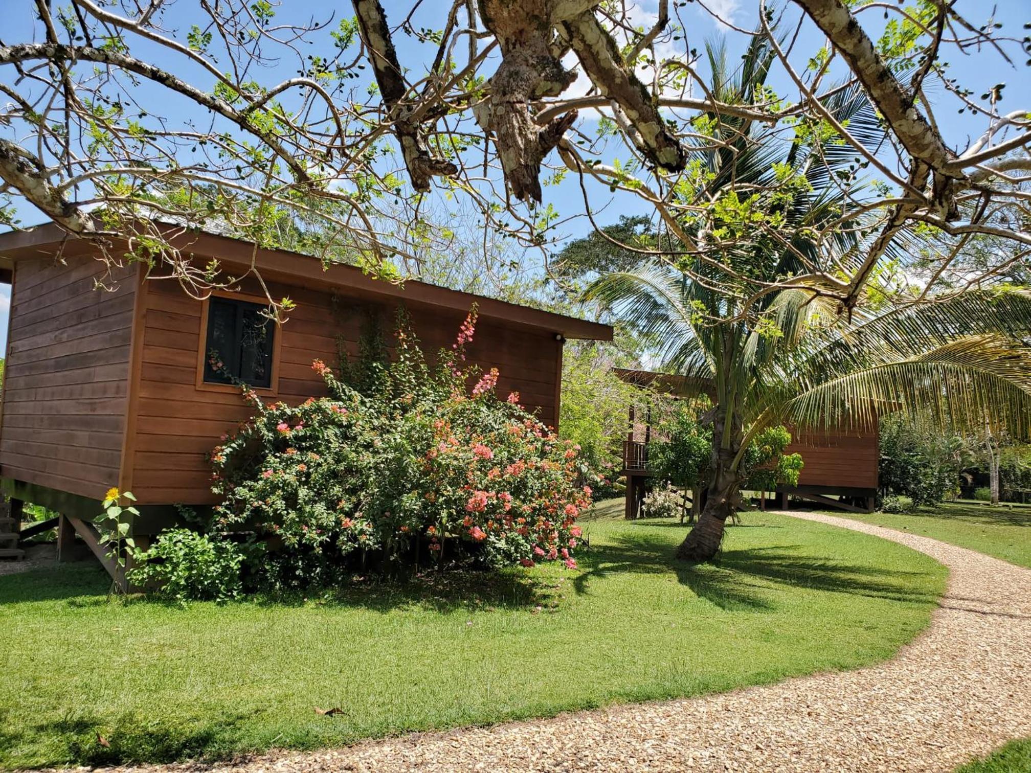 Yumas Riverfront Lodge