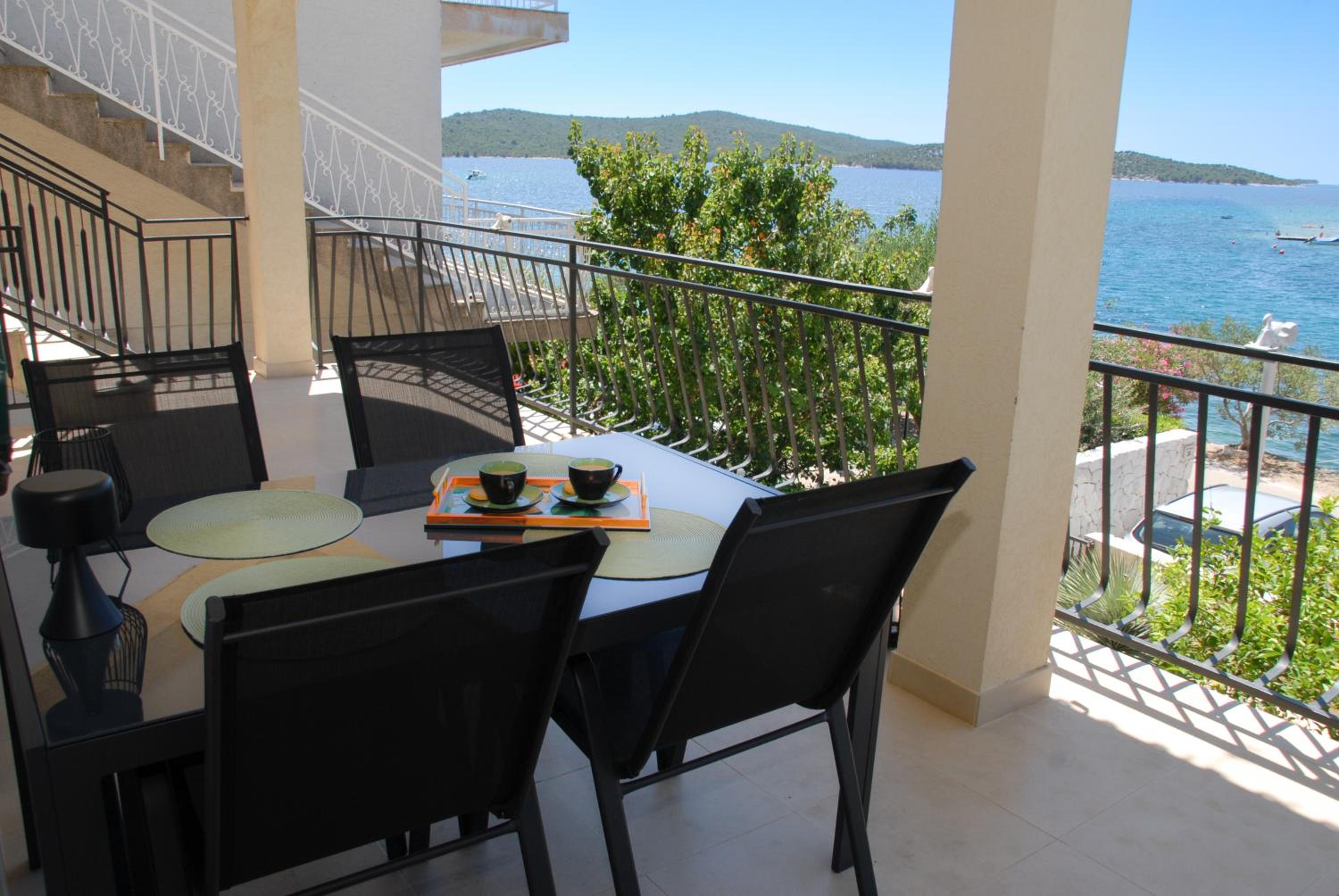 Beachfront Apartment Nikol photo 5