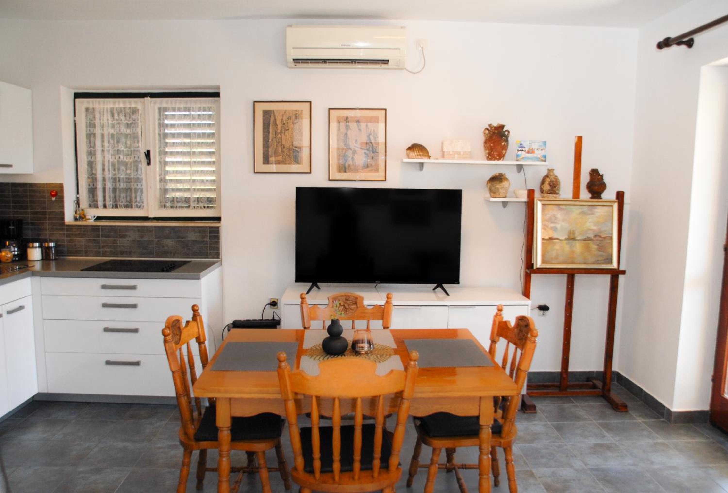 Beachfront Apartment Nikol