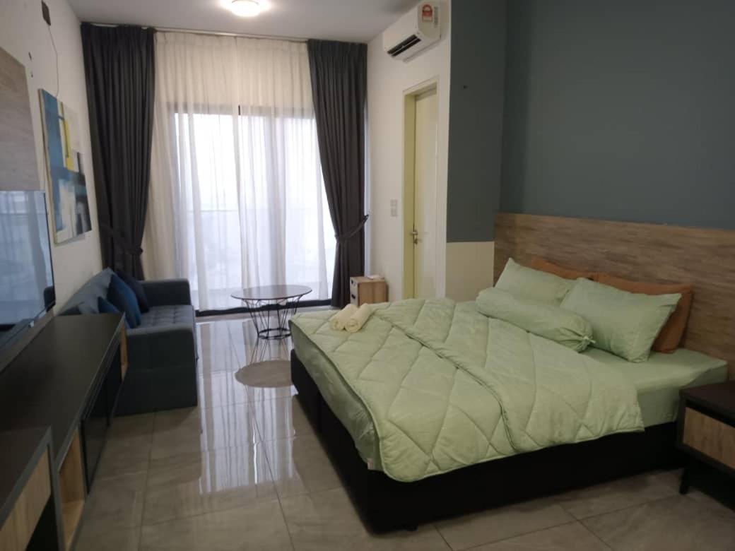 Homestay Shah Rizki at Imperio with swimming pool muslim friendly photo 3