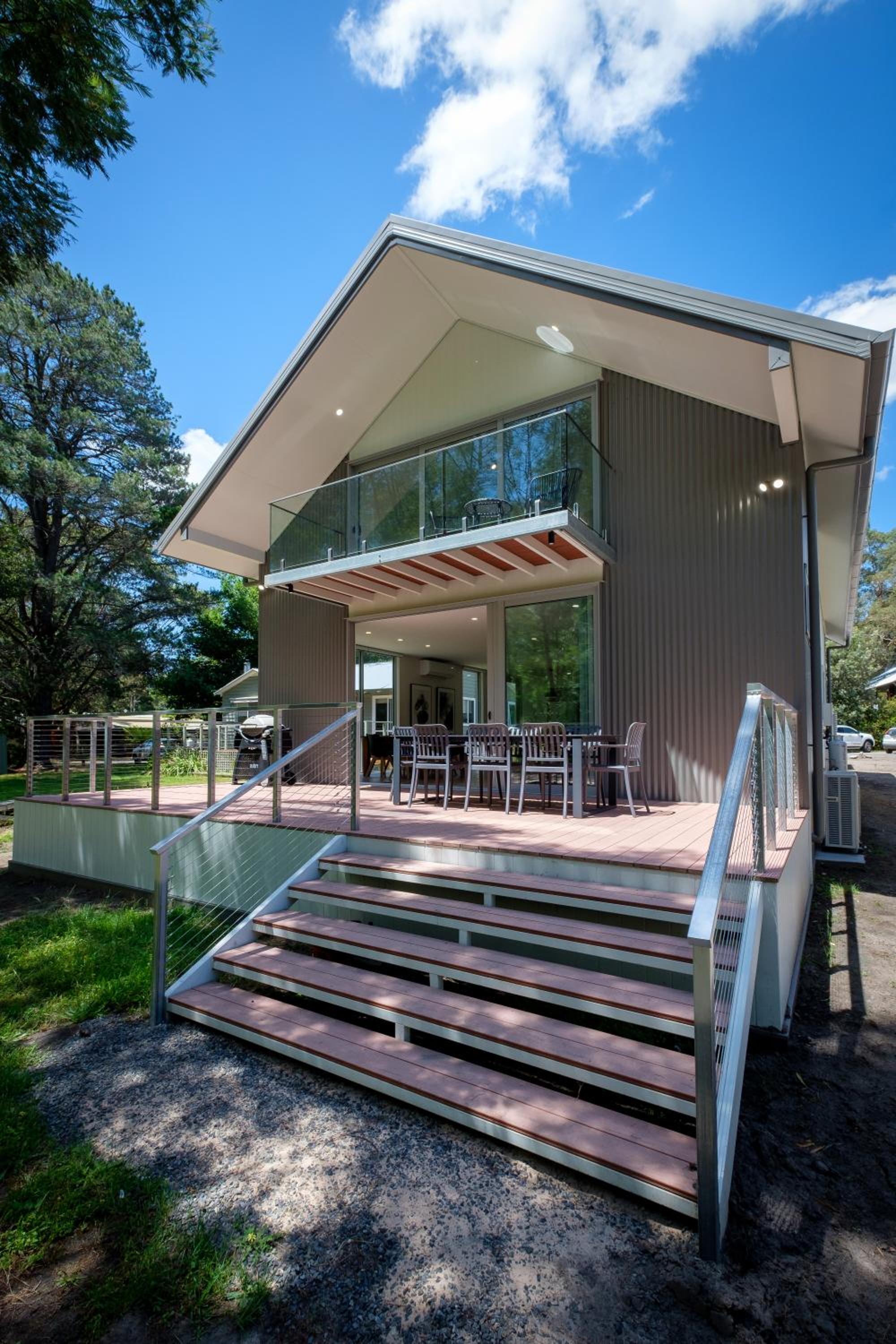 Serenity HG4 4Br 3&half Ba with Absolute National Park Frontage