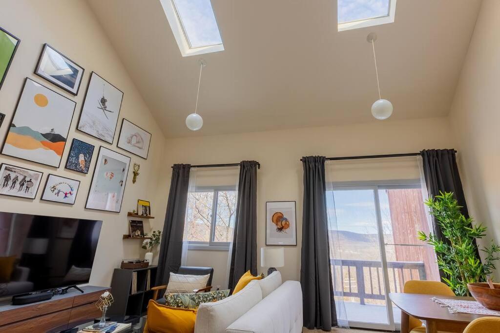 Miscellaneous Market Vacations - Cozy 2BR condo w/ valley views - Property Image 1