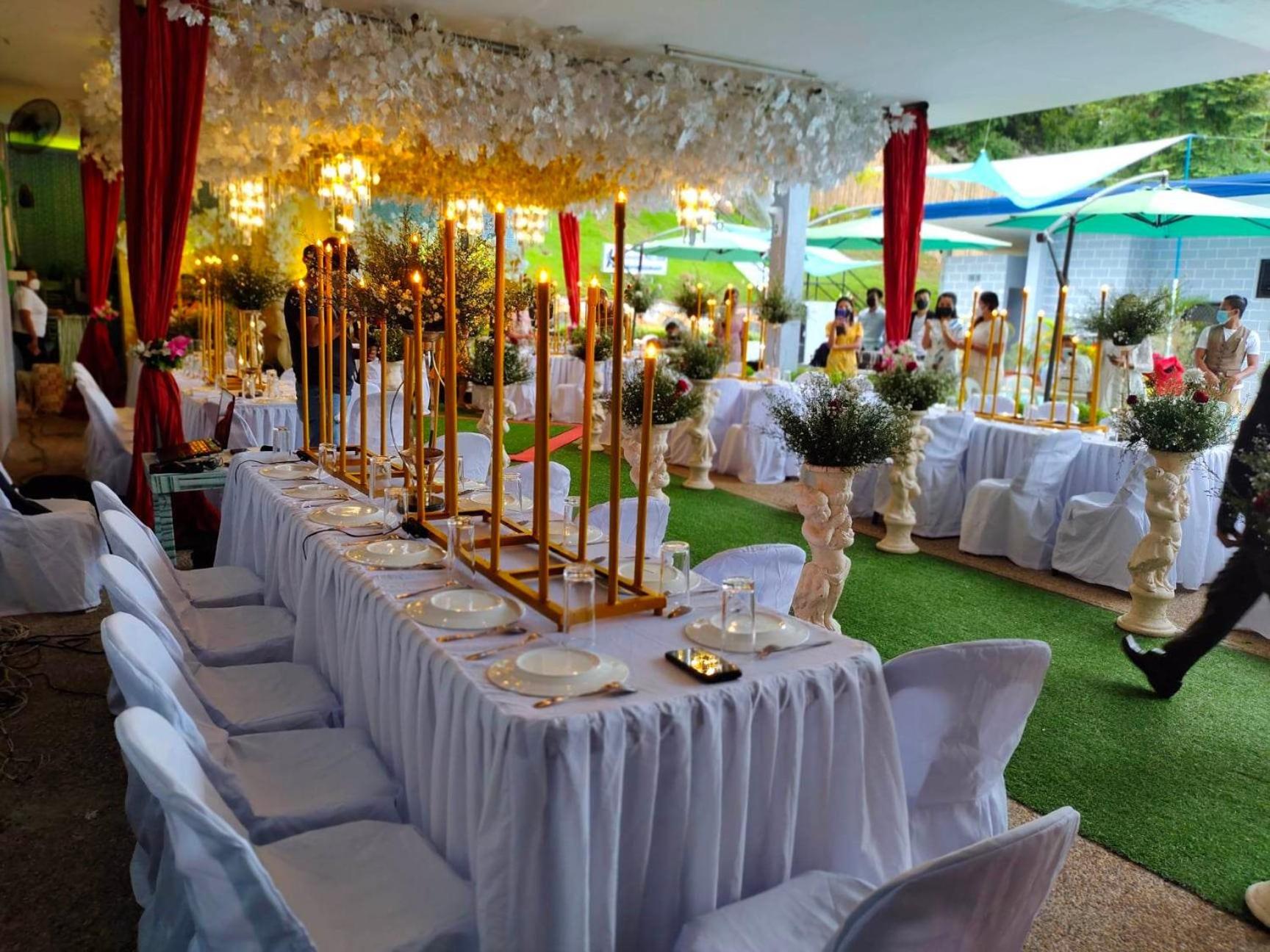 Hideaways Restobar and Resort