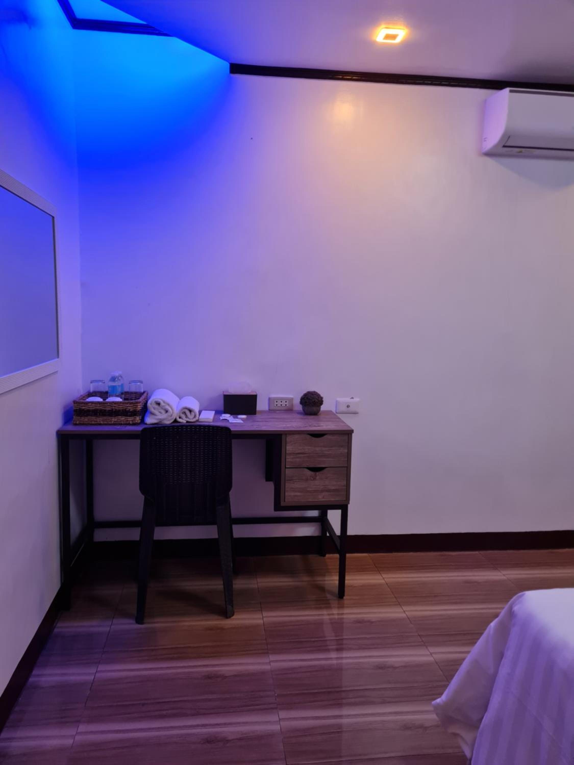Hideaways Restobar and Resort
