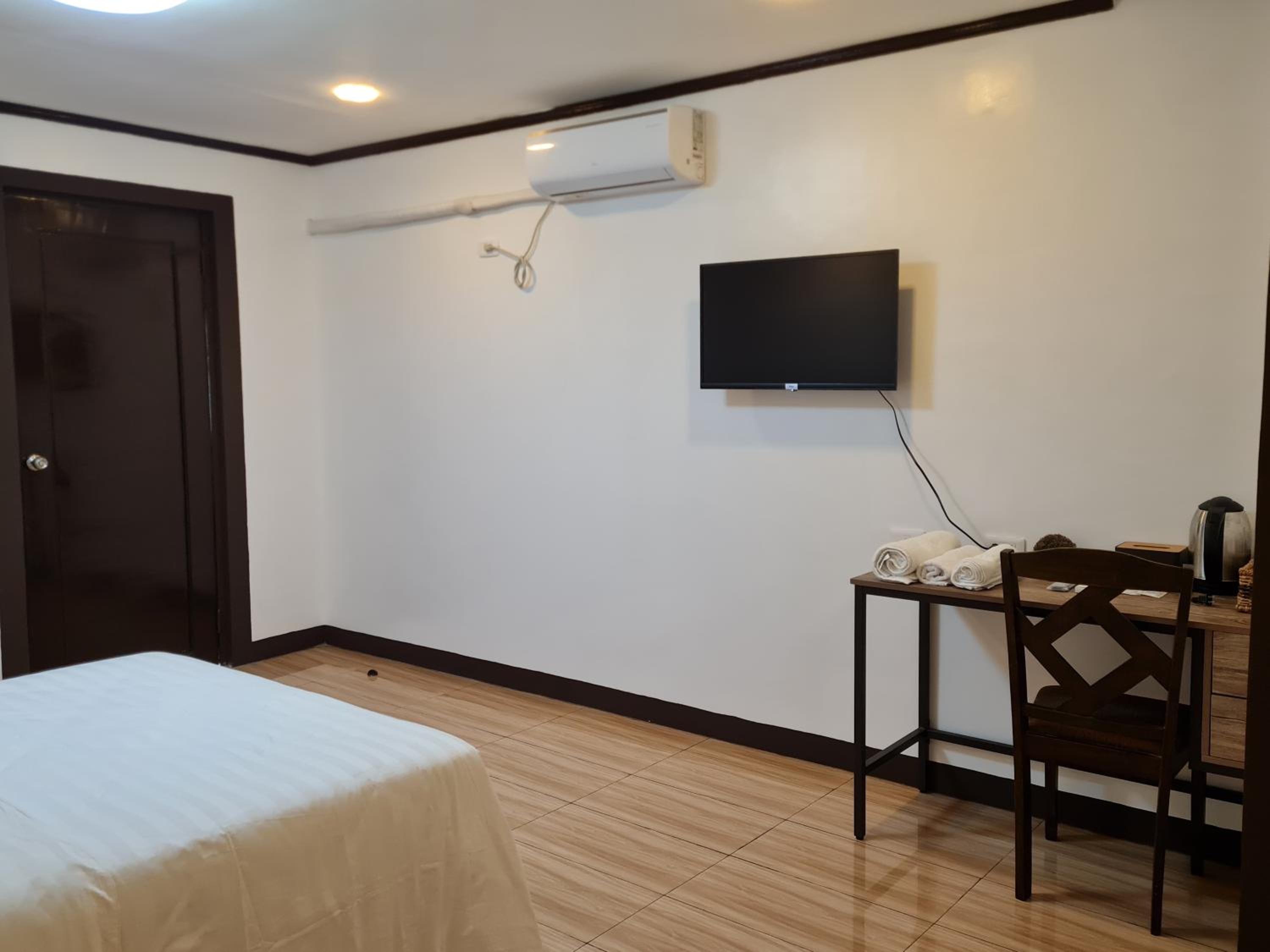 Hideaways Restobar and Resort