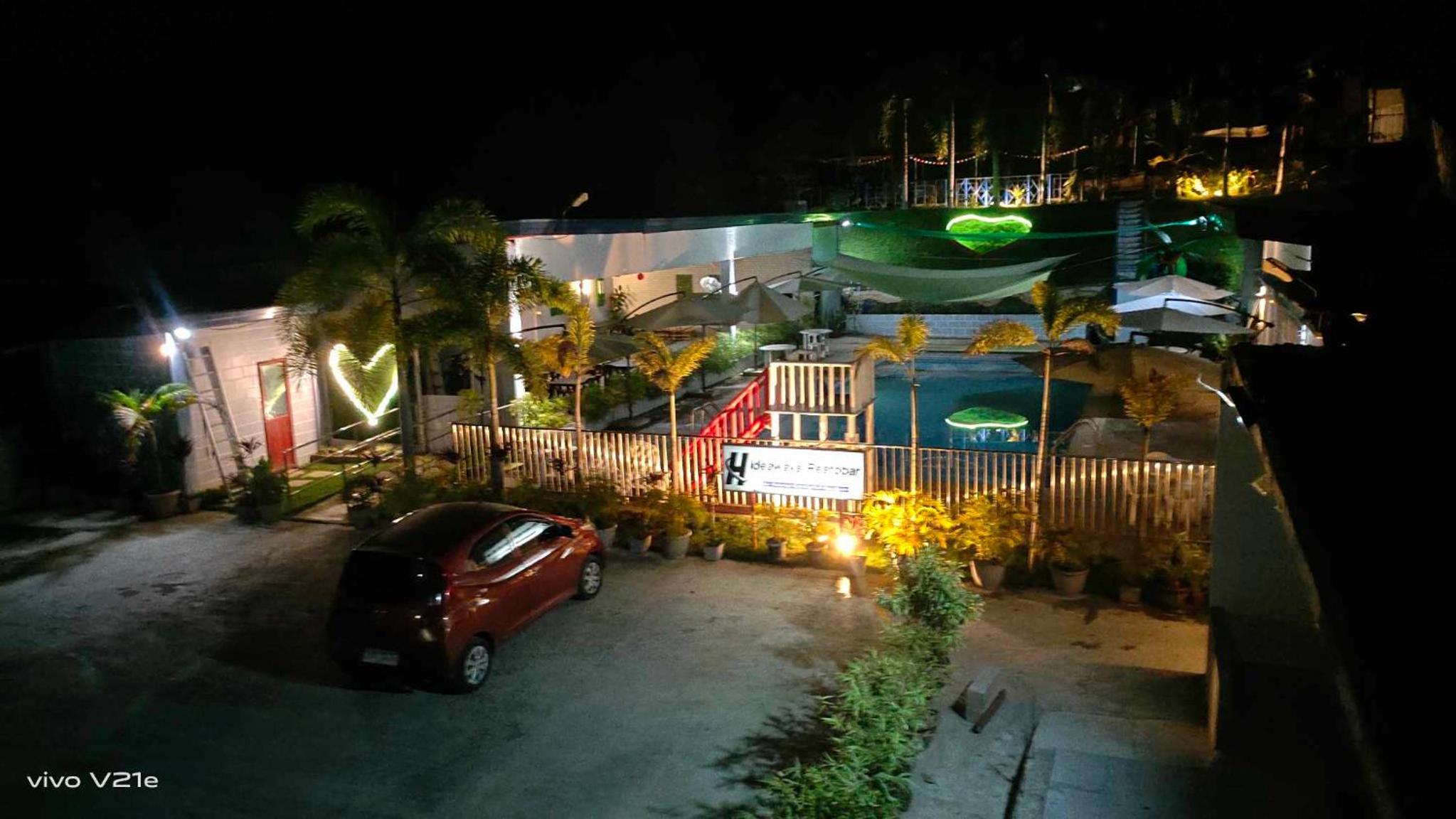 Hideaways Restobar and Resort