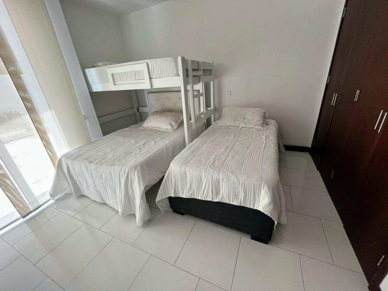 Apartamento Frente a la Playa Morros 922