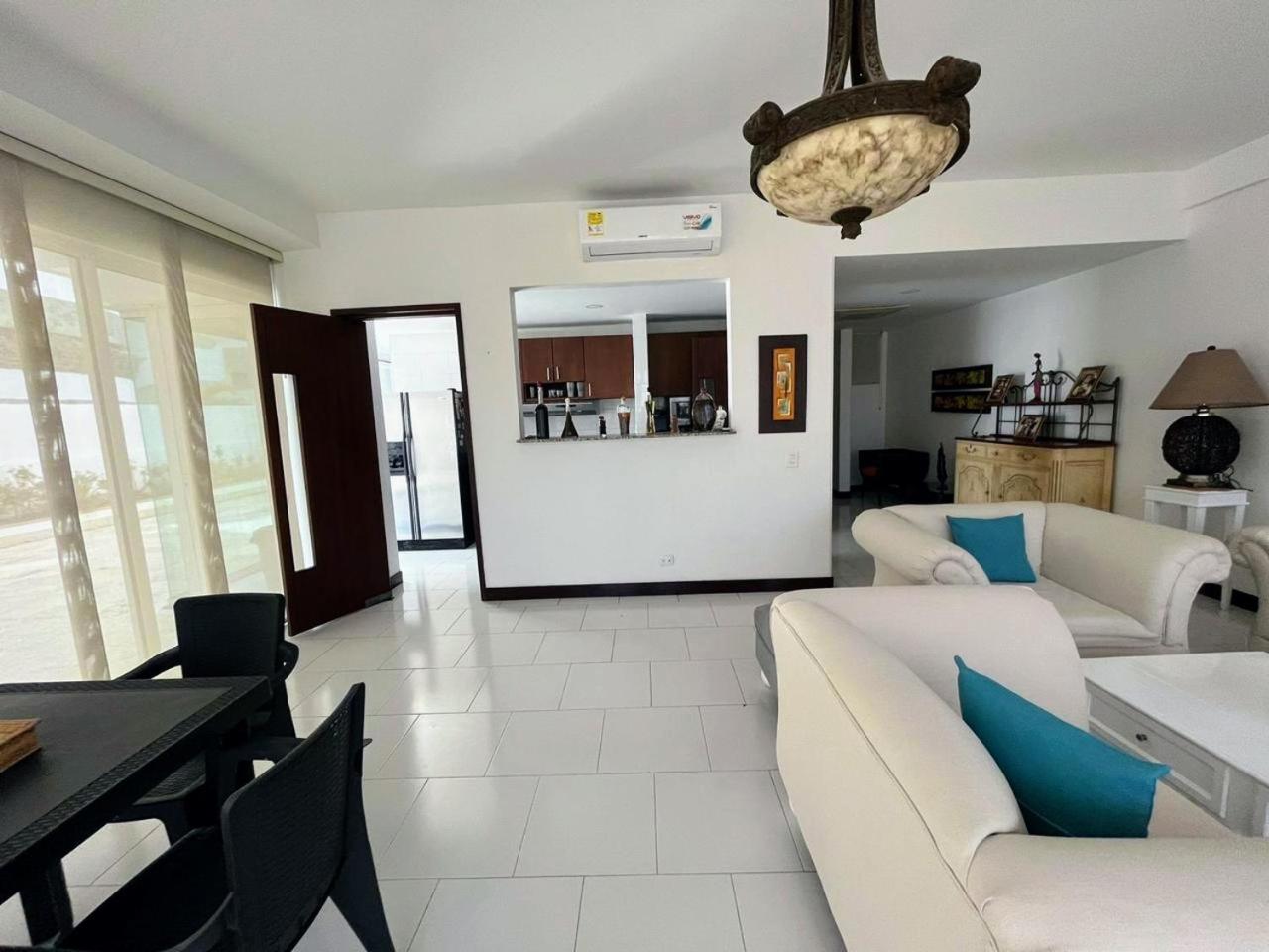 Apartamento Frente a la Playa Morros 922