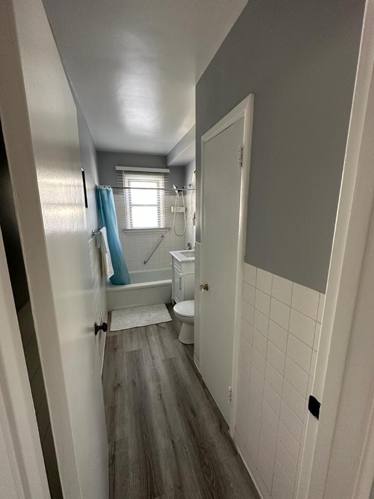 Spotless 4 Bedrooms 4 Beds Sleep 8 in Winnipeg