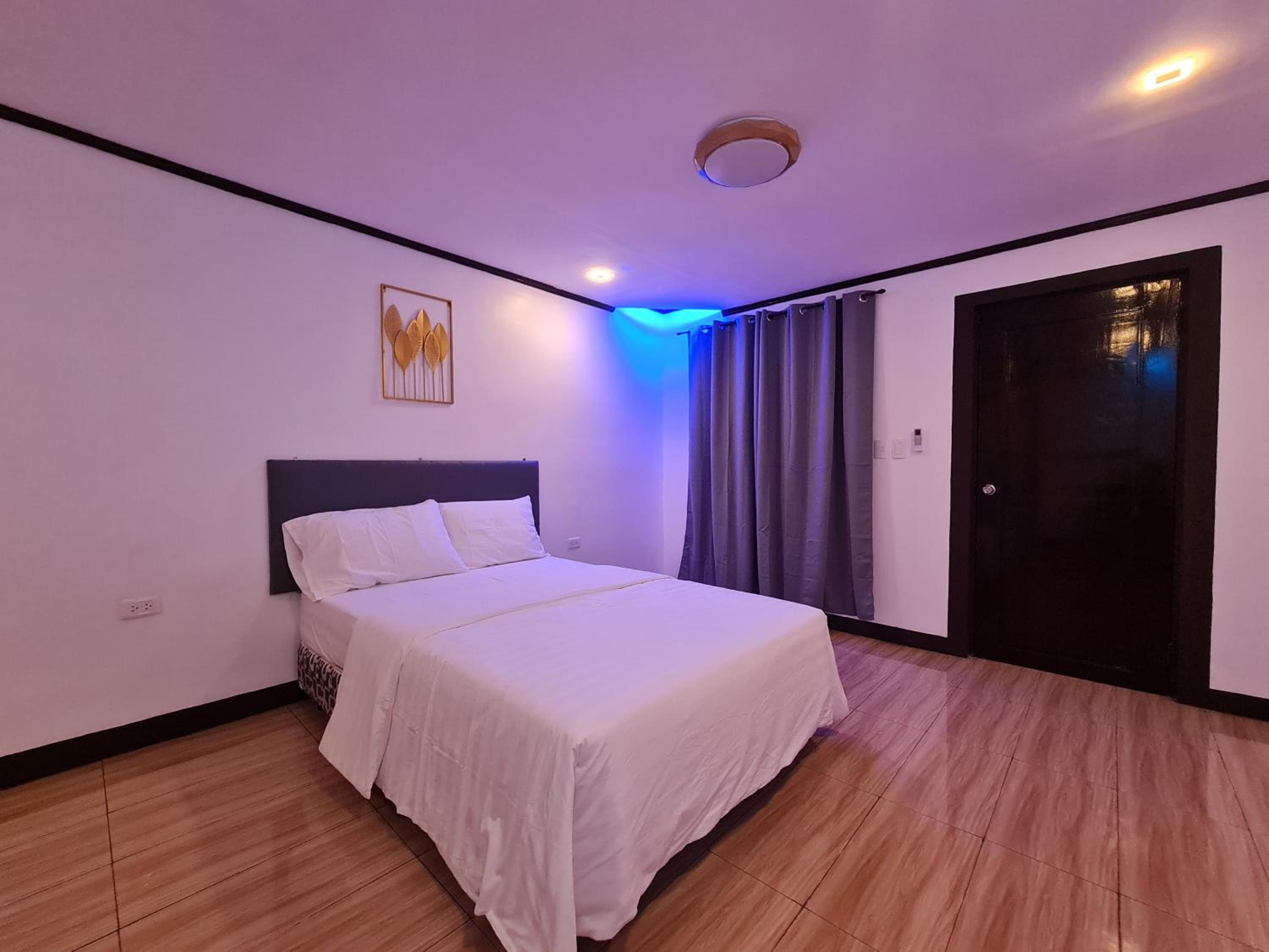 Hideaways Restobar and Resort