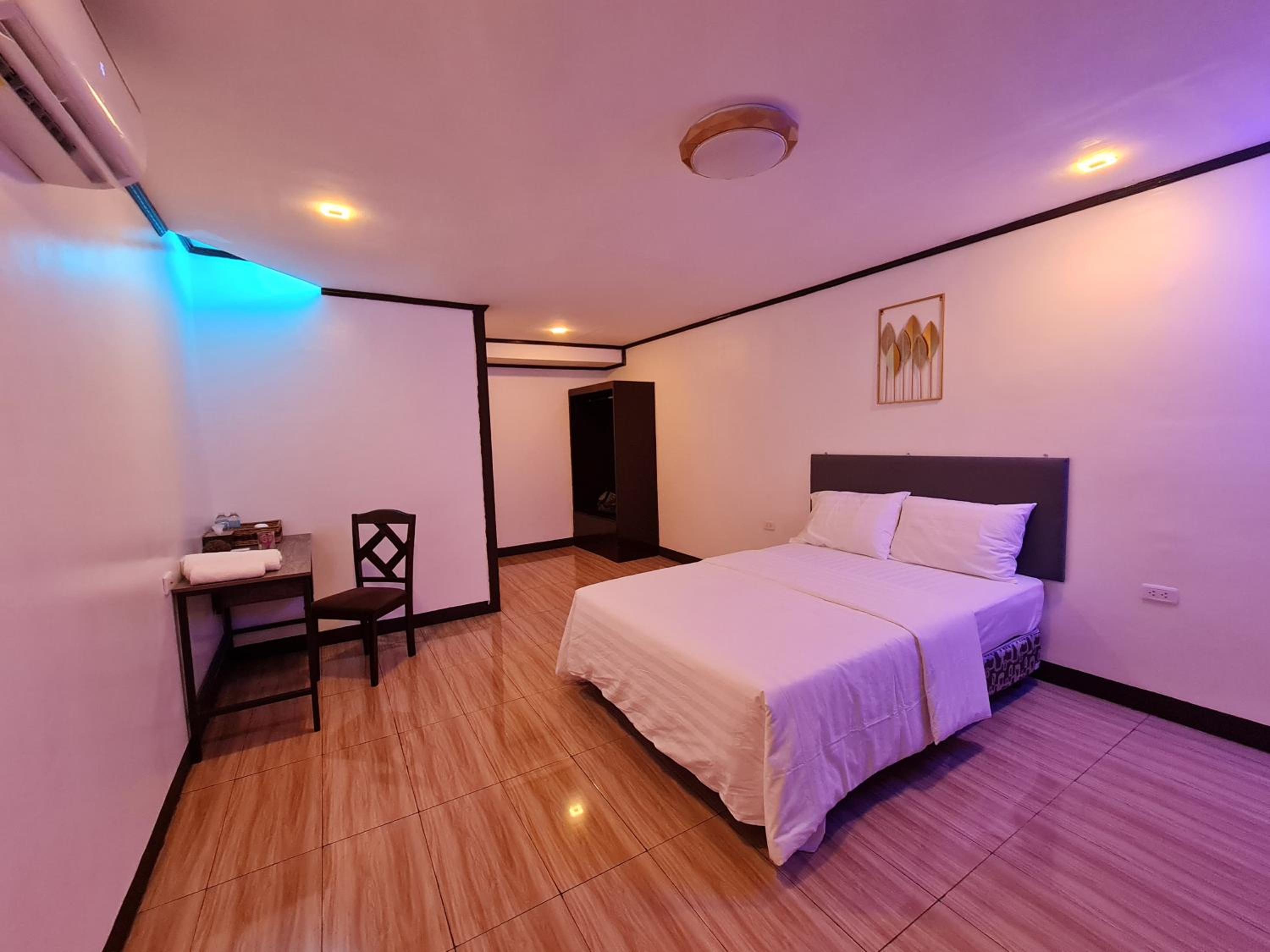 Hideaways Restobar and Resort