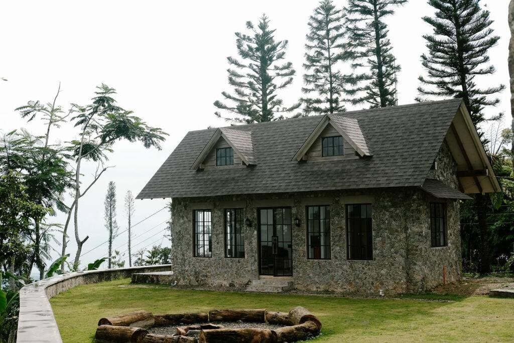 The Old Country Stone House view 3