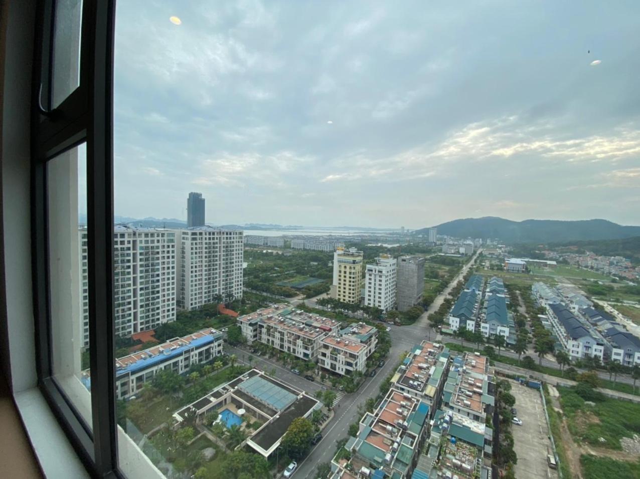 Moon Homestay Hạ Long-near Marina beach view 4