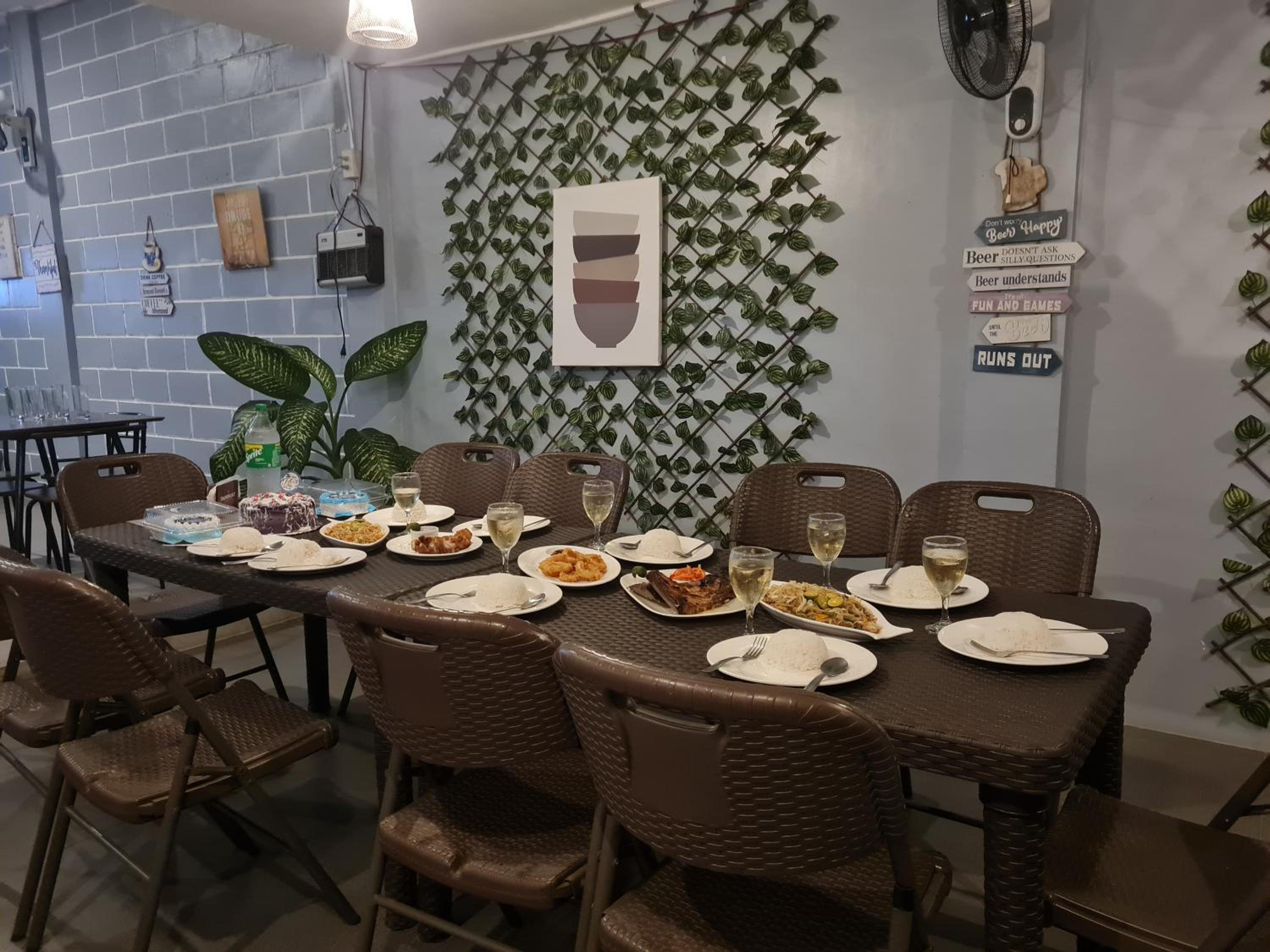 Hideaways Restobar and Resort