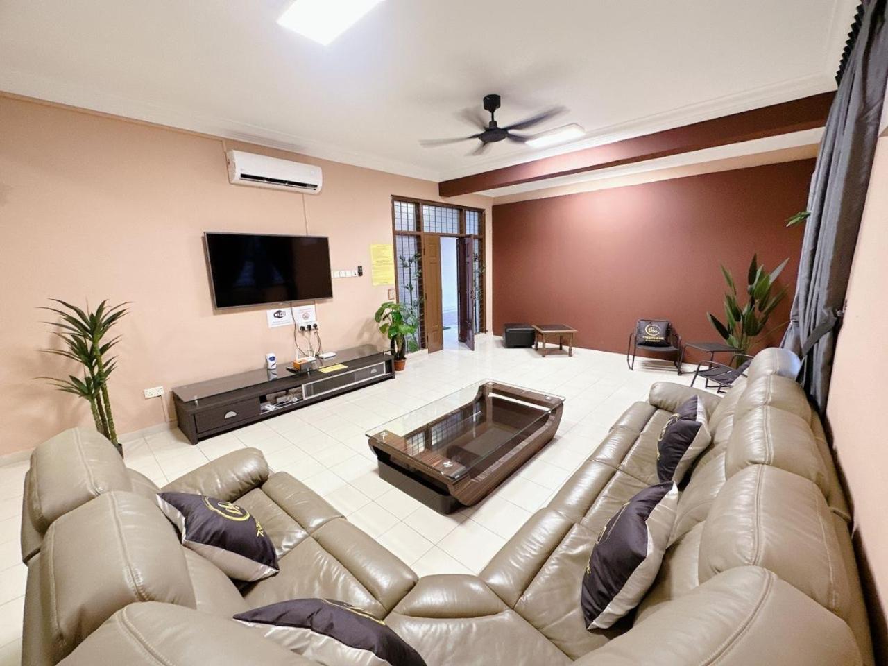 B04 Modern Deluxe Homestay