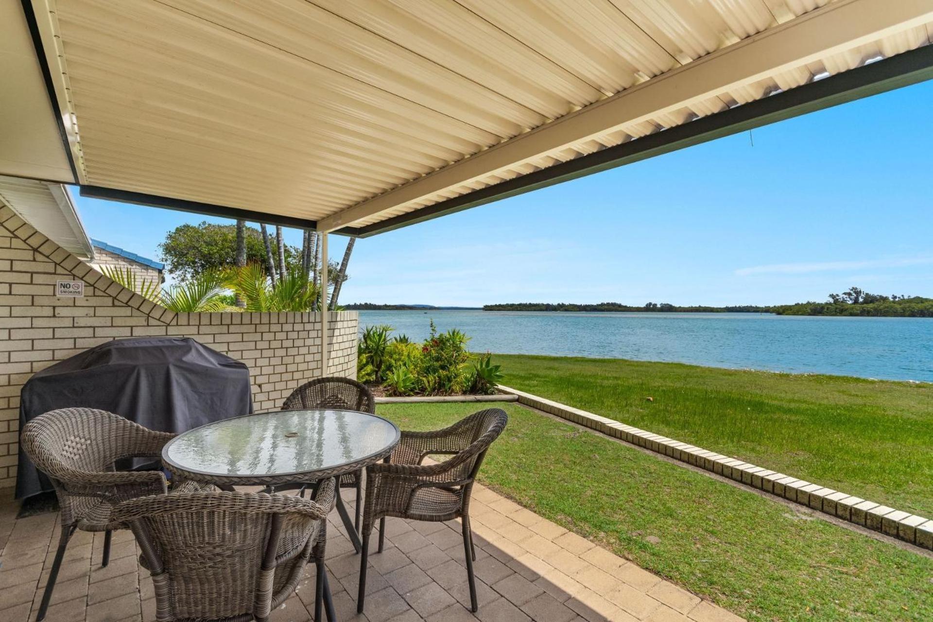Peninsula Court Unit 9 - Absolute Waterfront Escape - Holiday Yamba