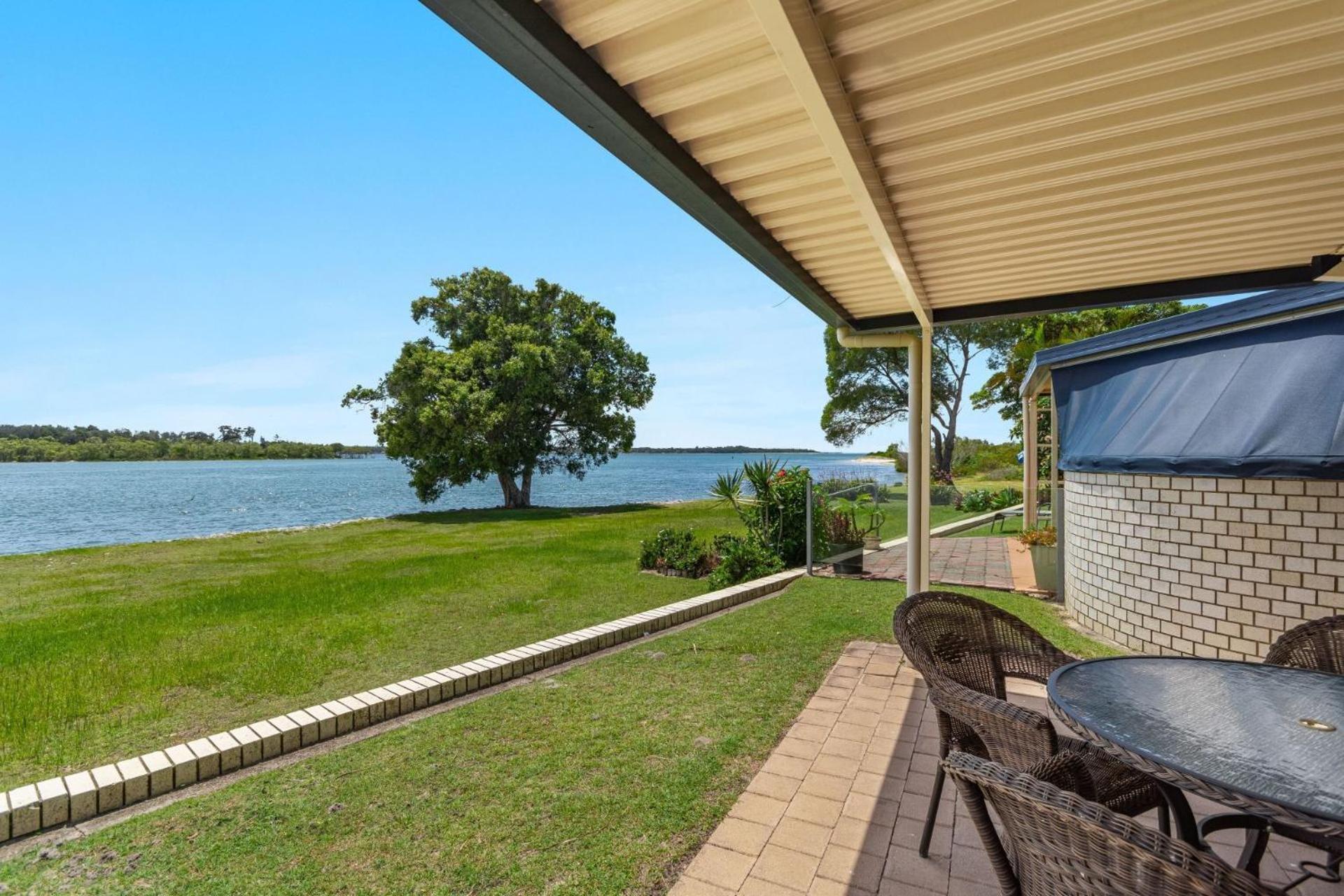 Peninsula Court Unit 9 - Absolute Waterfront Escape - Holiday Yamba