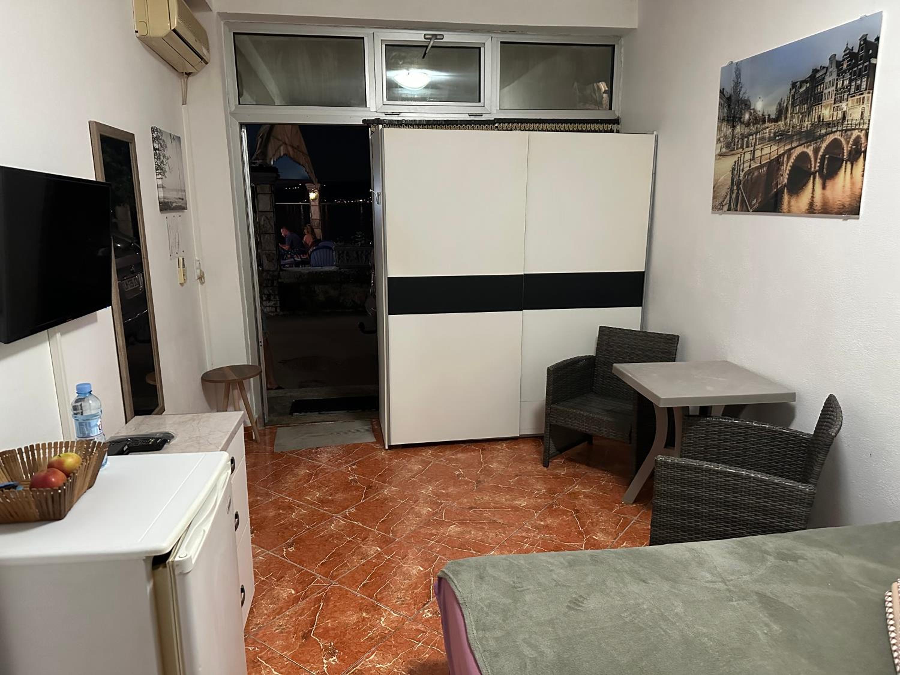 Studio avec accès direct à mer à Bijela - Appart numéro 1