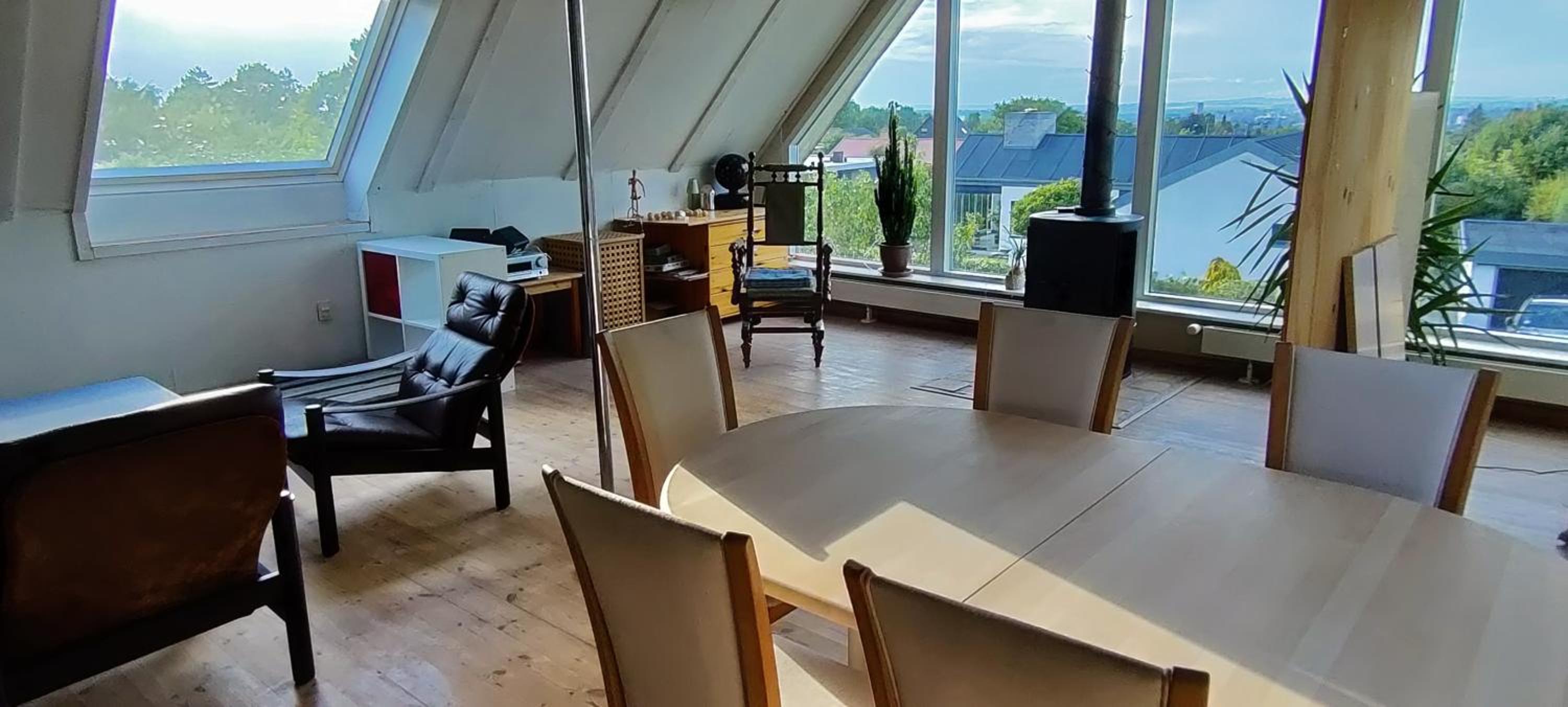 Hyggeligt værelse med lækkert badeværelse