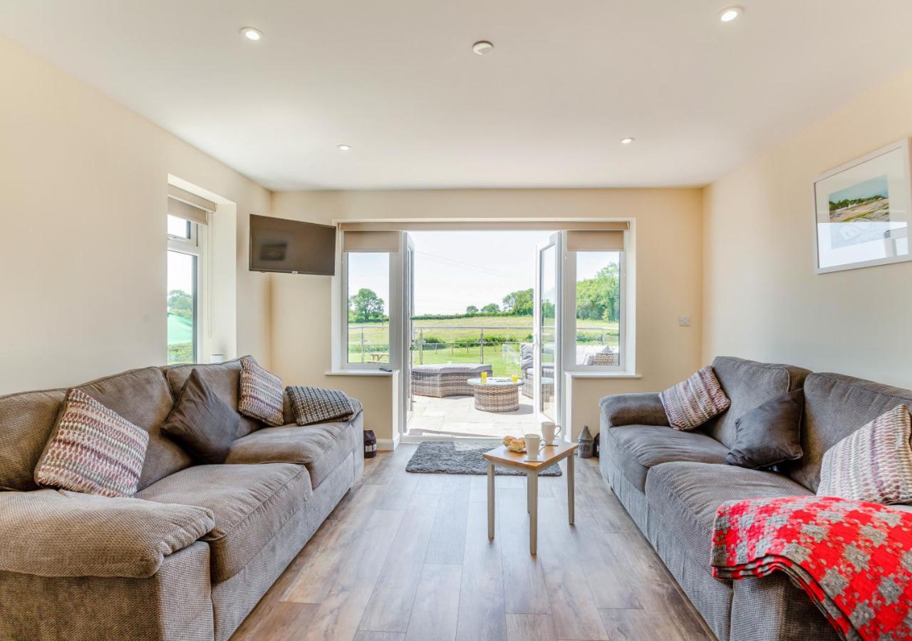 3 Bed in Talwrn oc-bow229