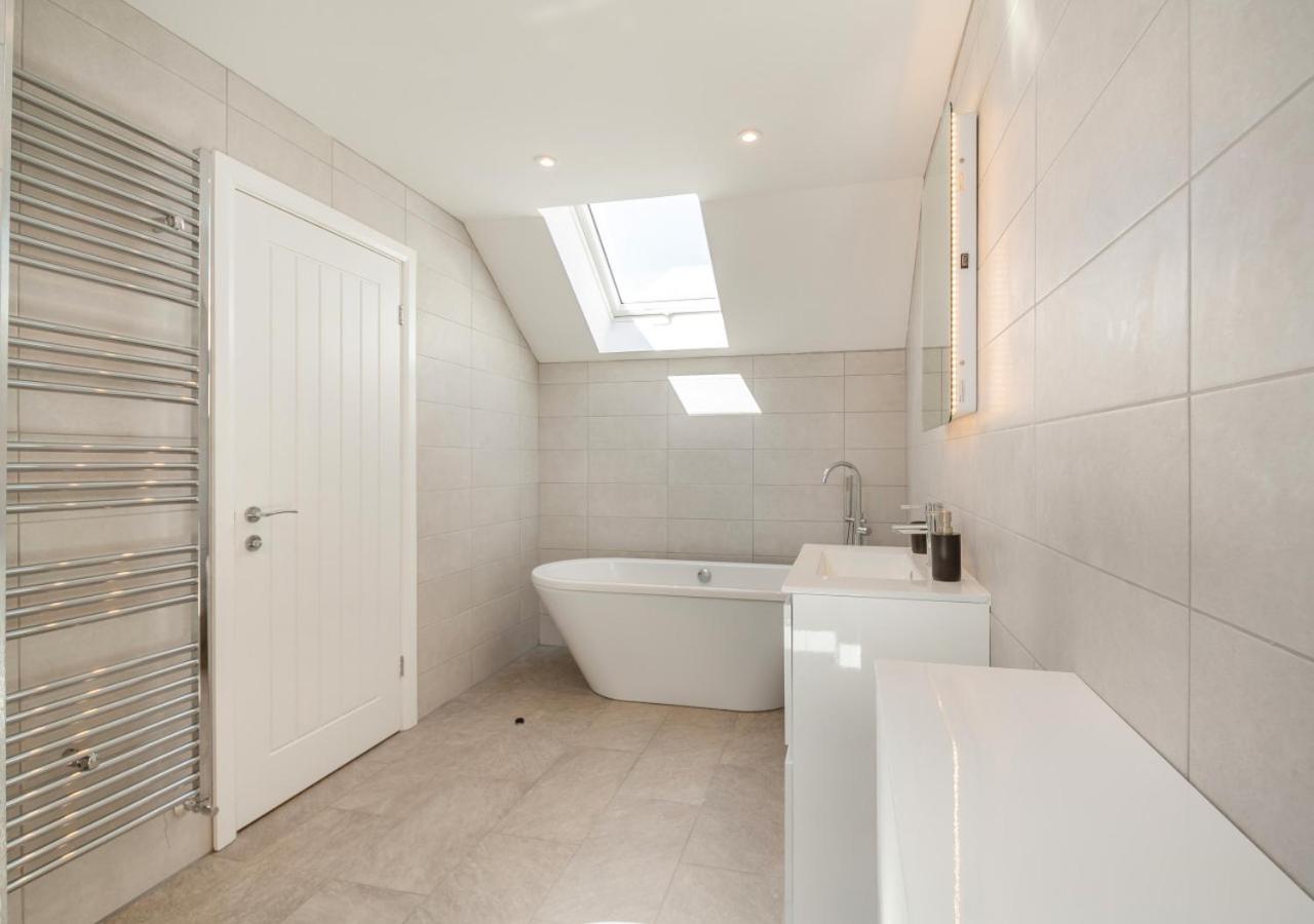 3 Bed in Talwrn oc-bow229