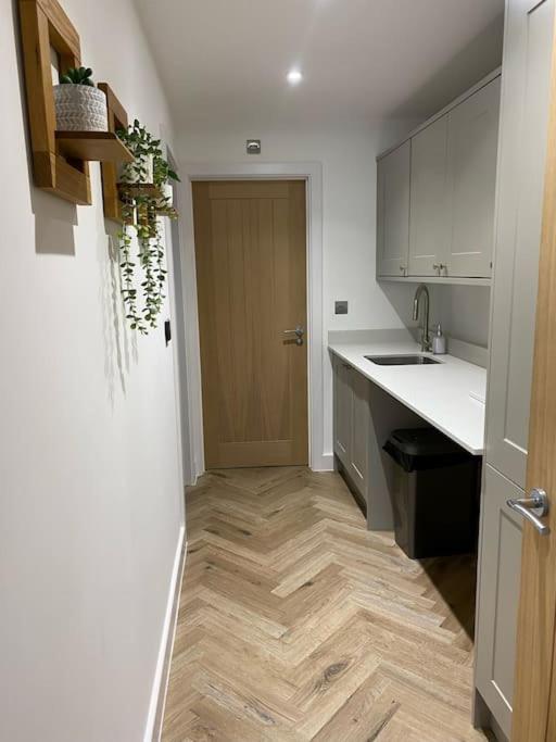 The Lodge at Crown Point, Entire Place, Private Secure Parking, EV Point, Brand new view 2