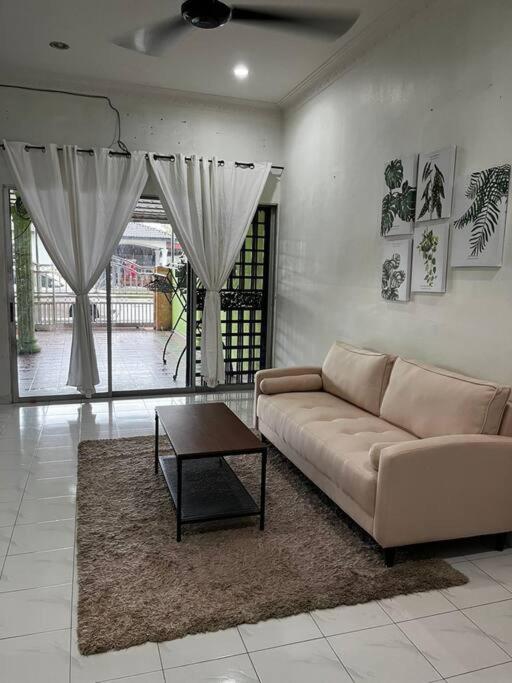 Manjung Modern + Cozy Terrace Home photo 6