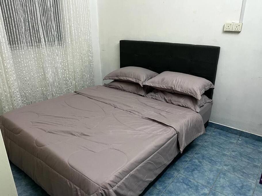 Manjung Modern + Cozy Terrace Home photo 7